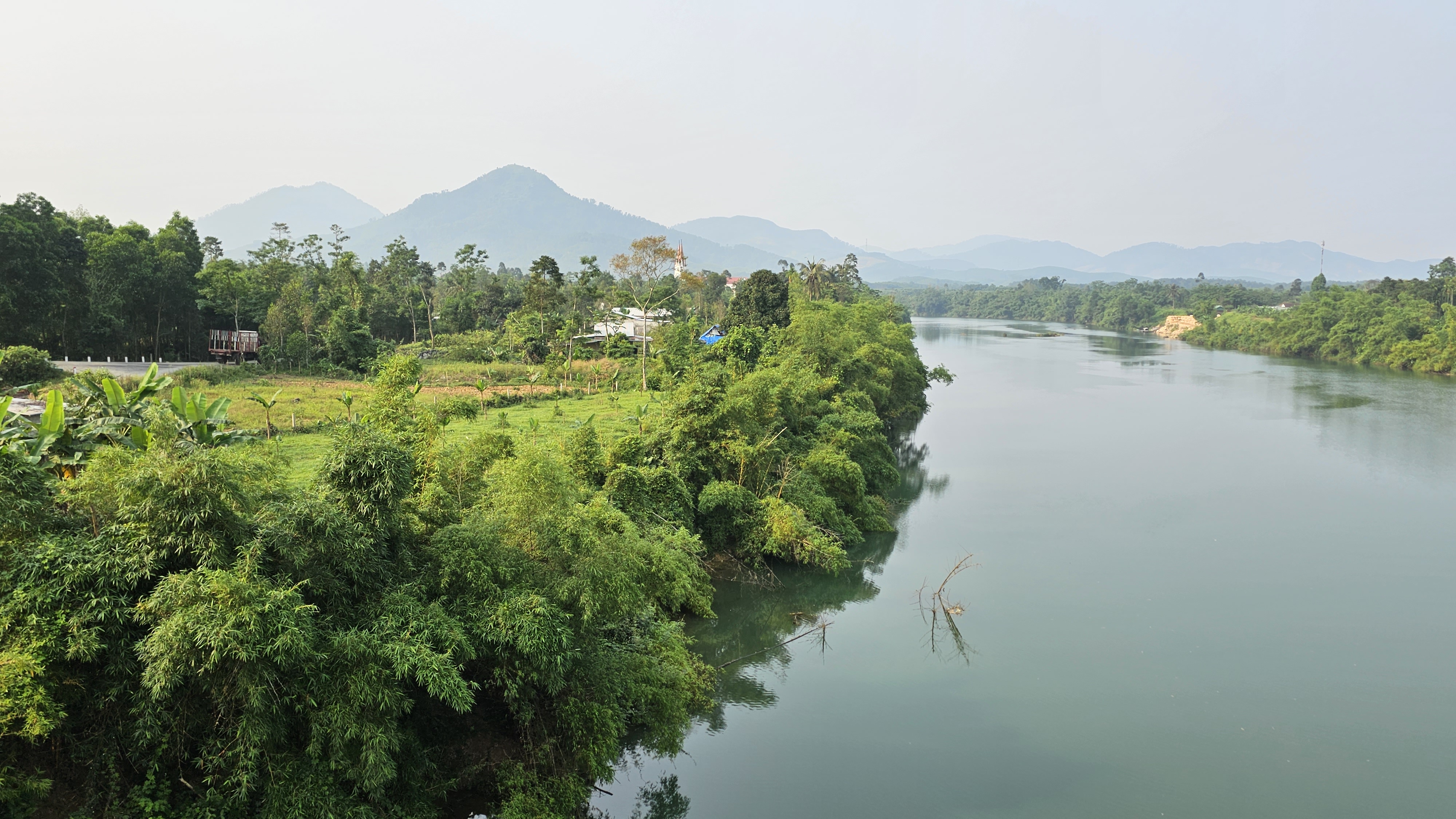 hue perfume river 3