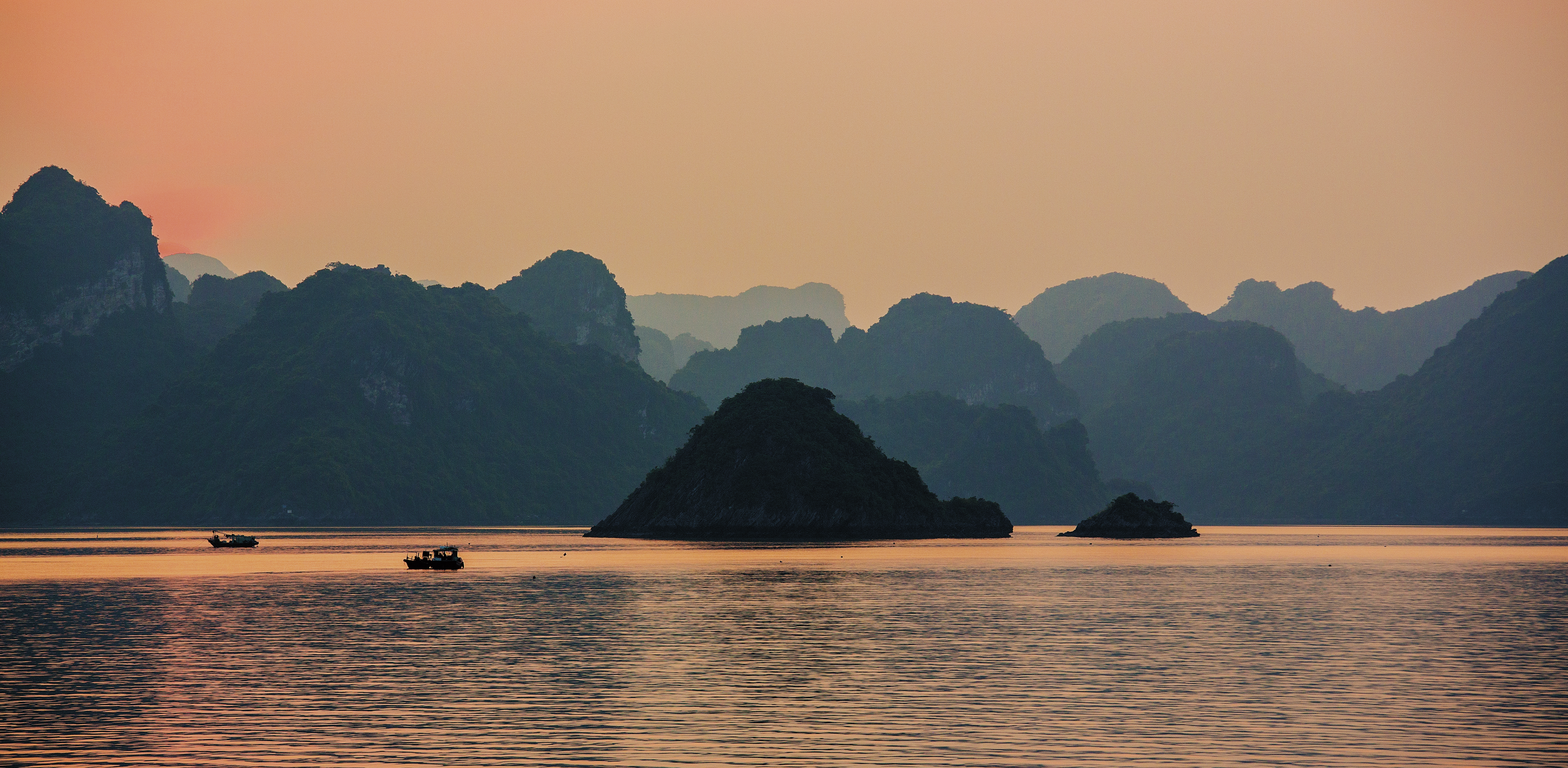 1730194262 lan ha bay 11
