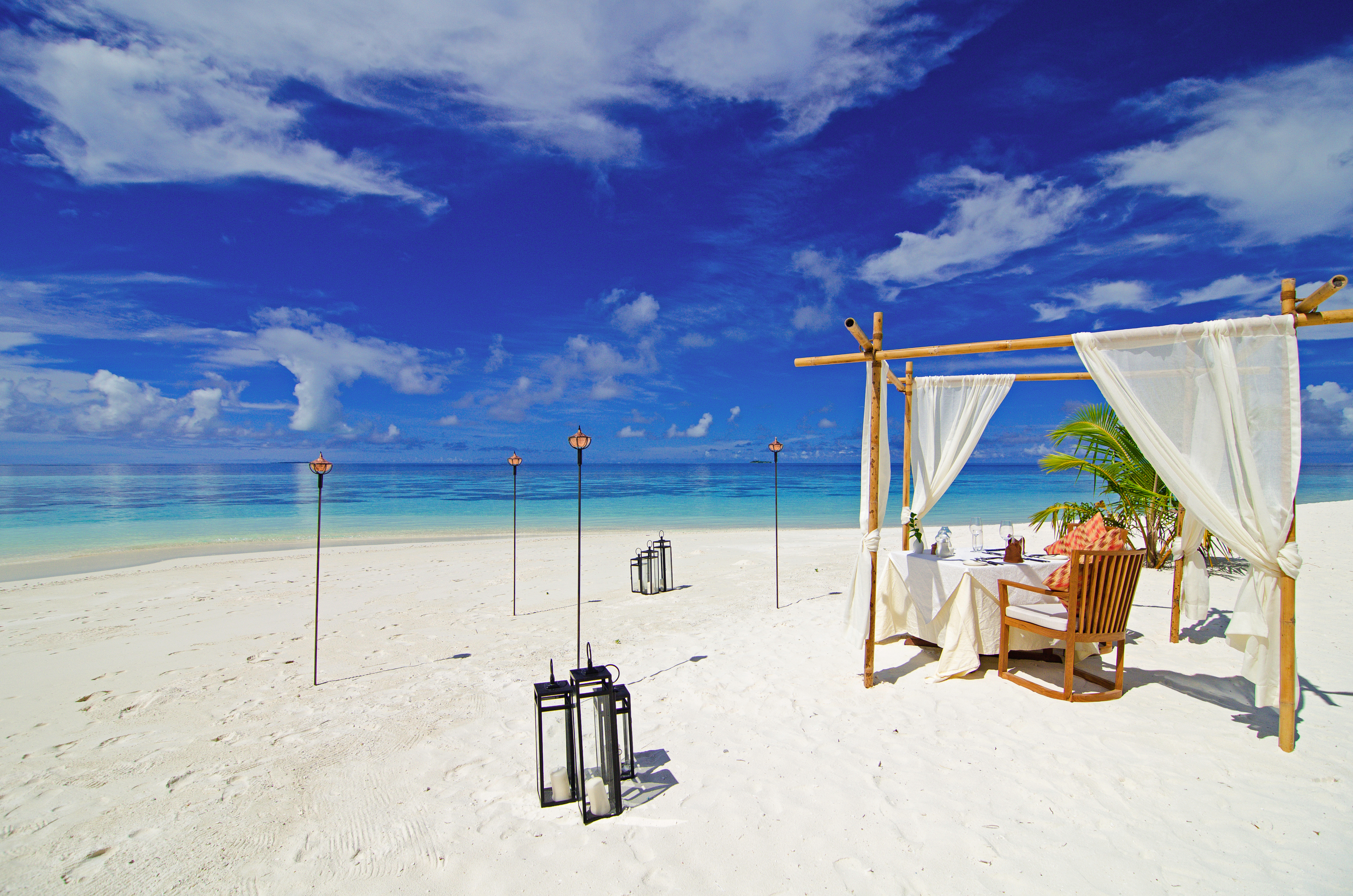 20 beach dining