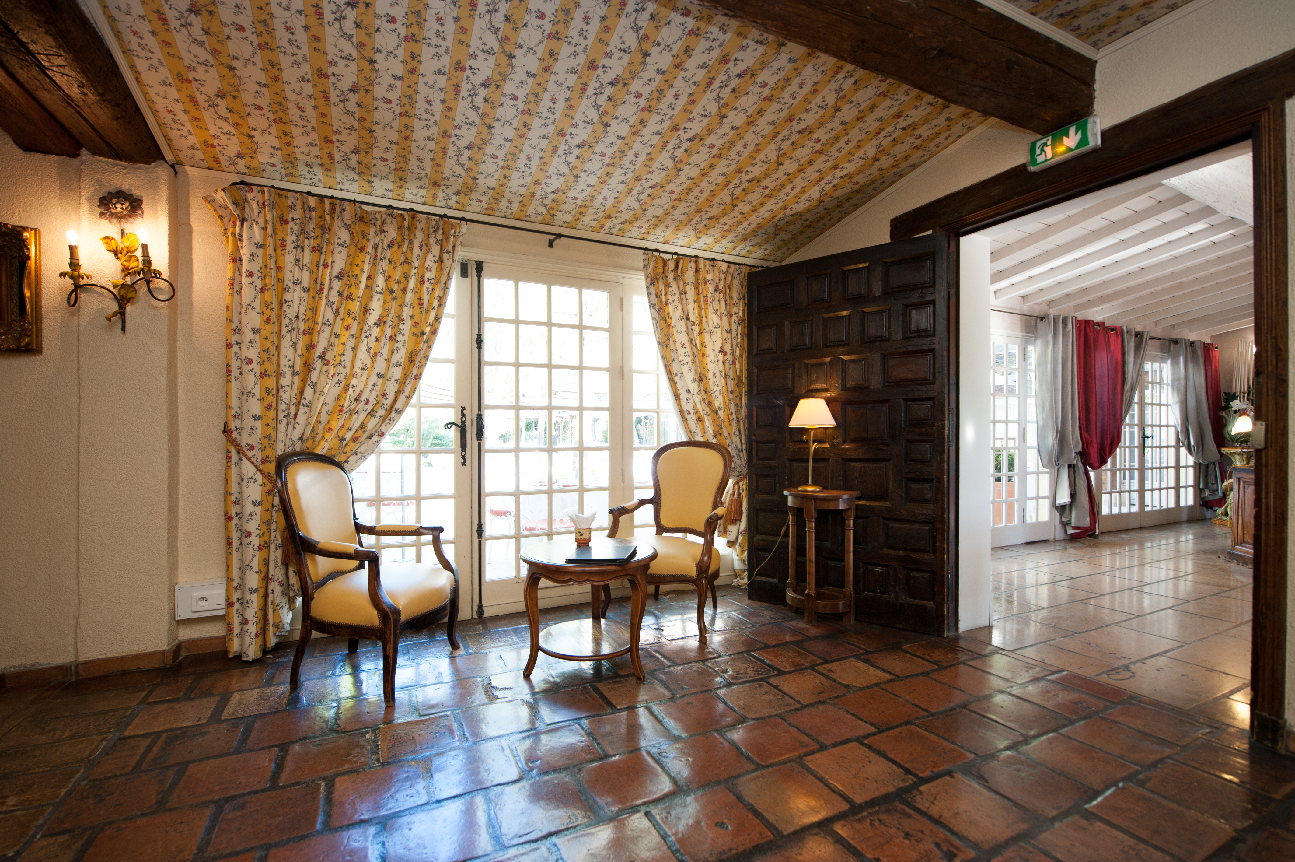 aubergedecassagnesap hotel salon provencal kopie