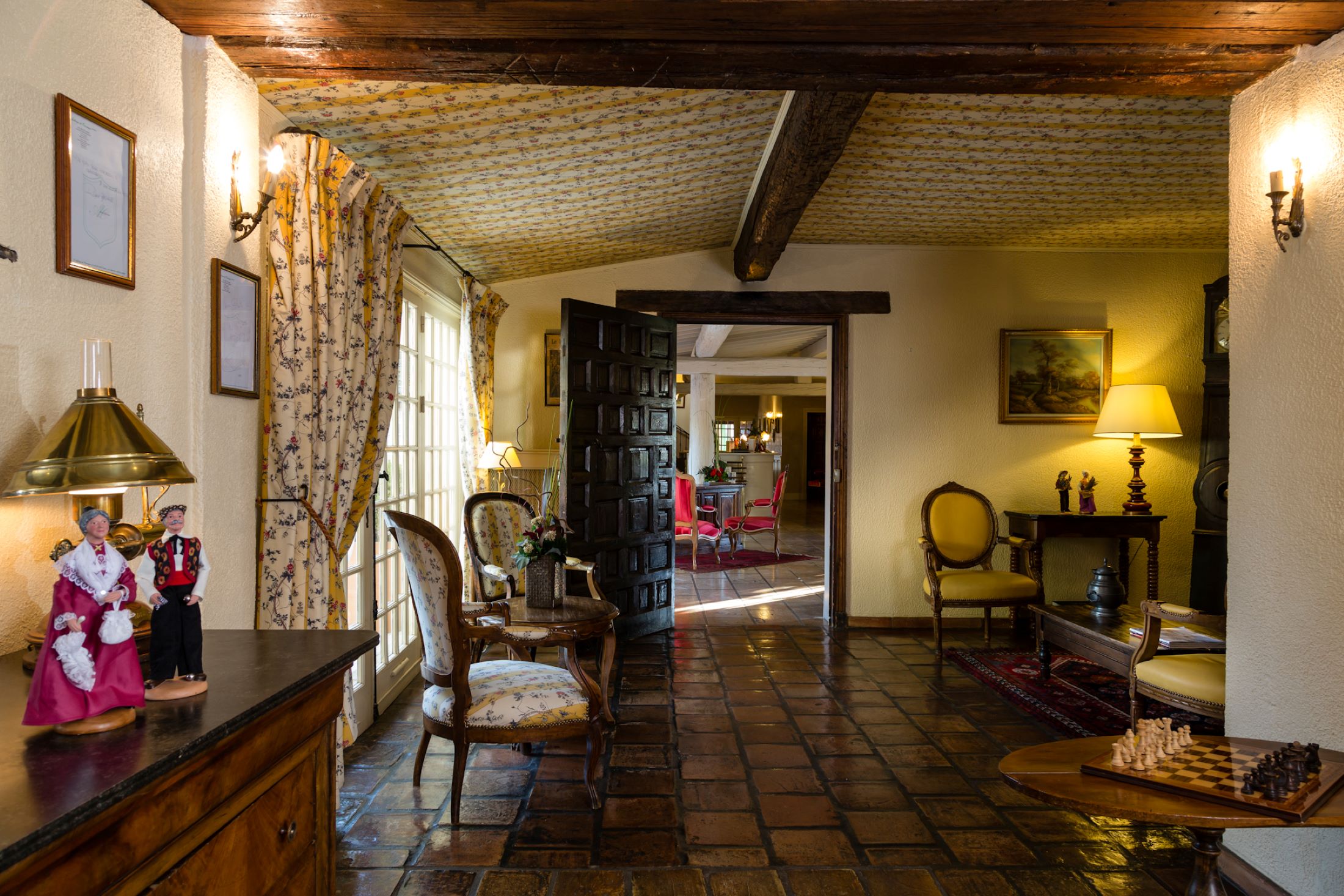 aubergedecassagnespa hotel salons accueil