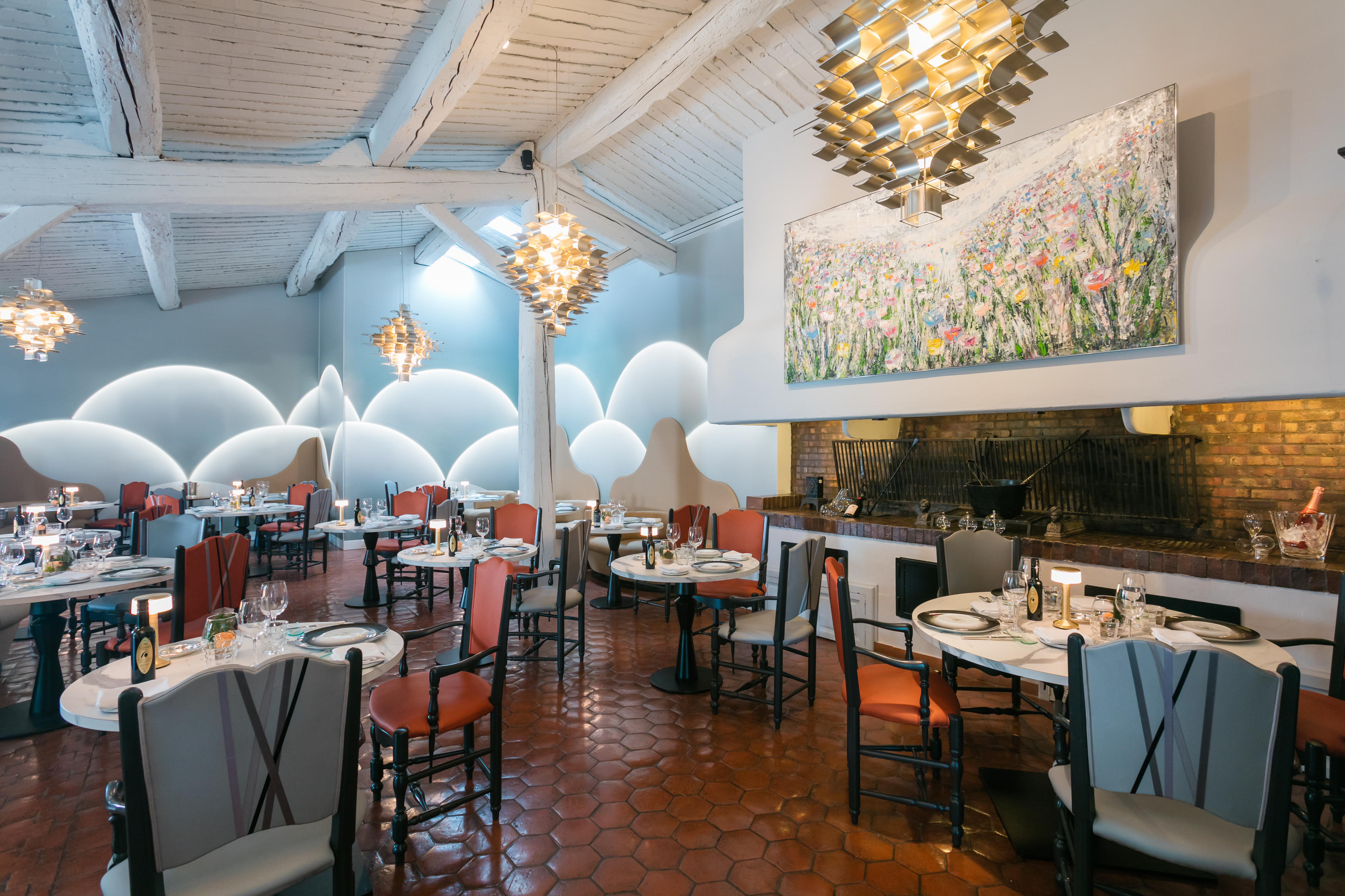 aubergedecassagnespa restaurant salle poutres kopie