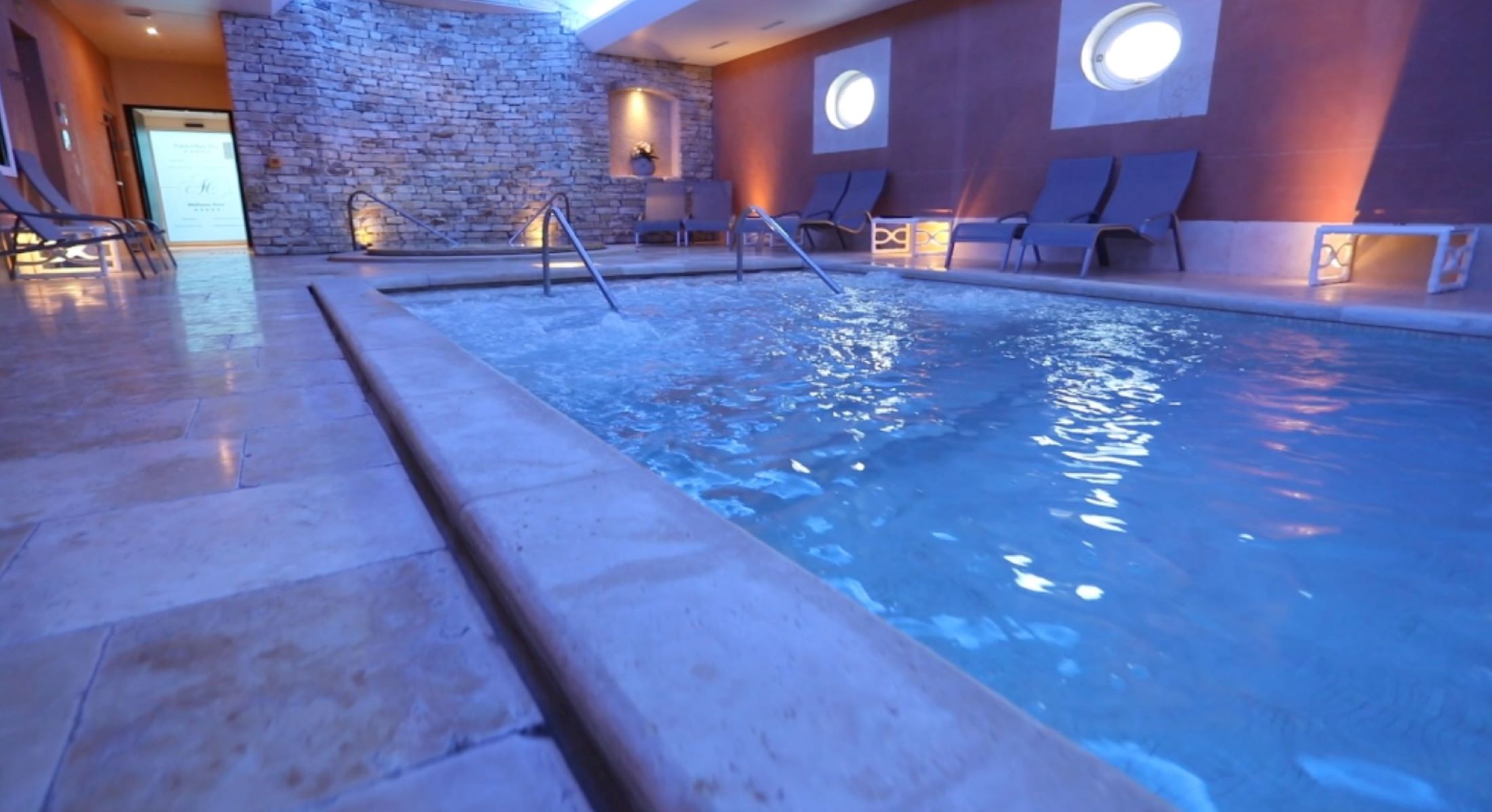 aubergedecassagnespa spa piscine transats kopie