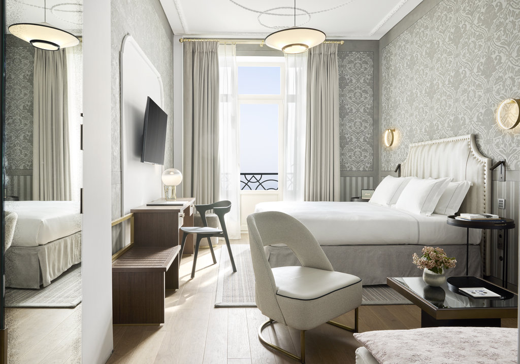 junior suite sea front with balcony