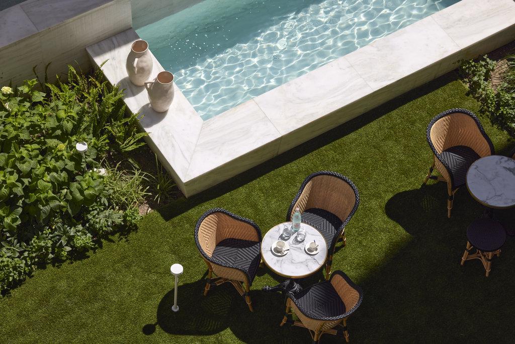 restaurant outside