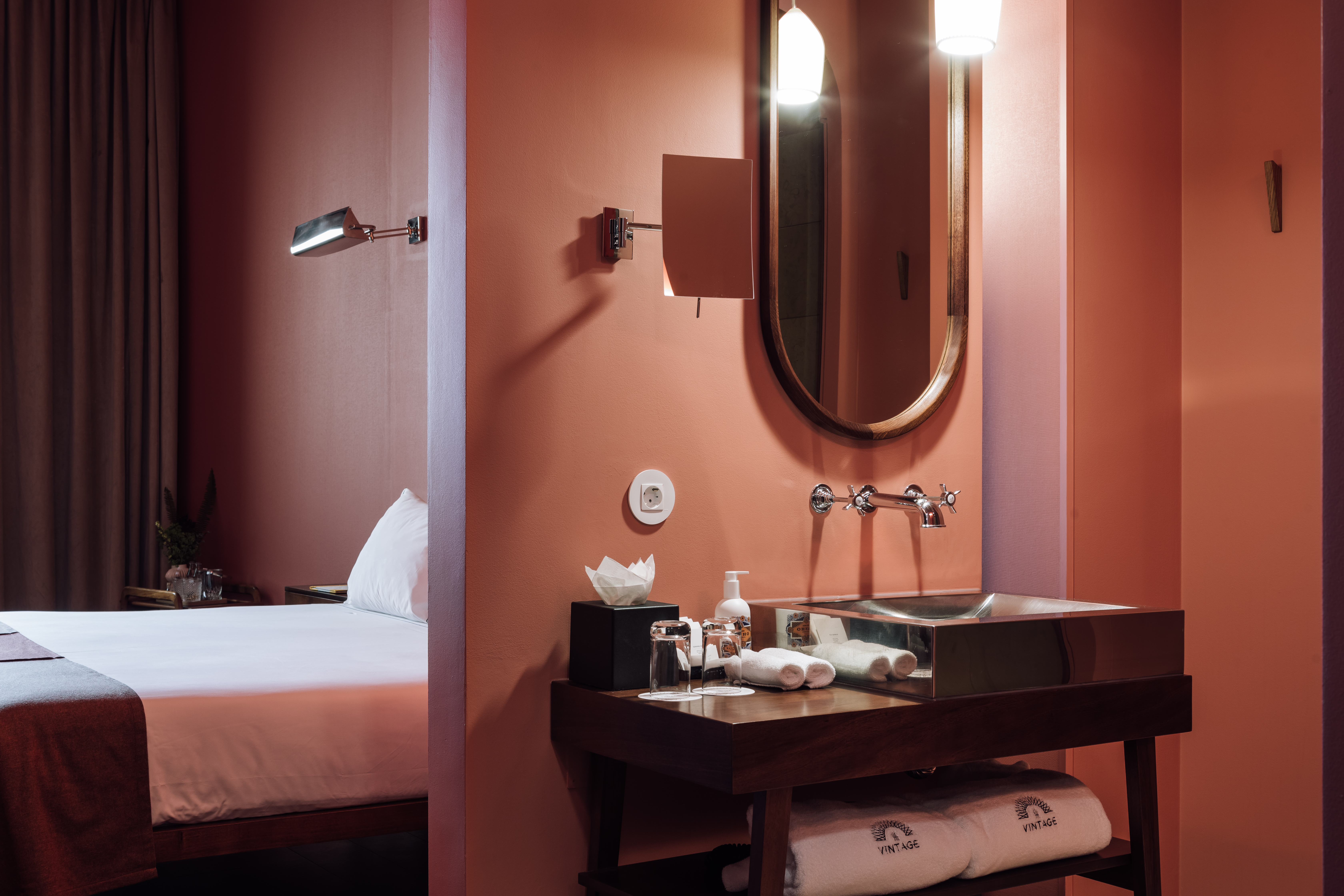 9 the vintage hotel spa city center lisbon pink bedroom