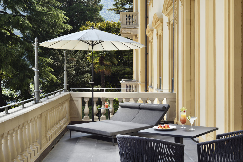 suite terrace lake view