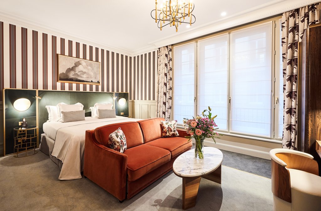 8executive room orange