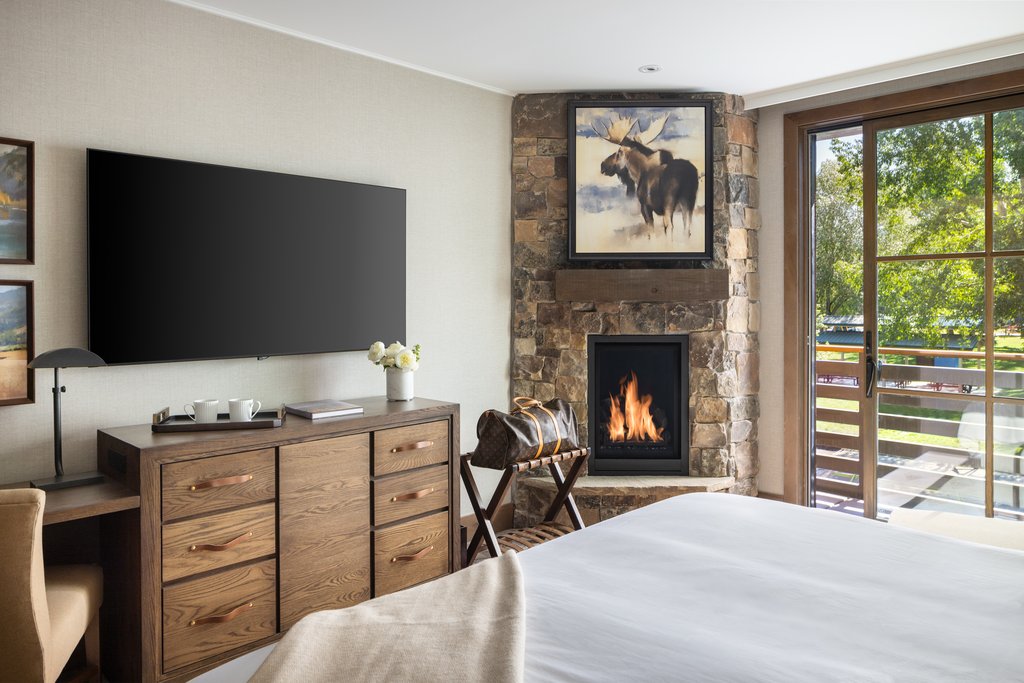 king fireplace balcony 1
