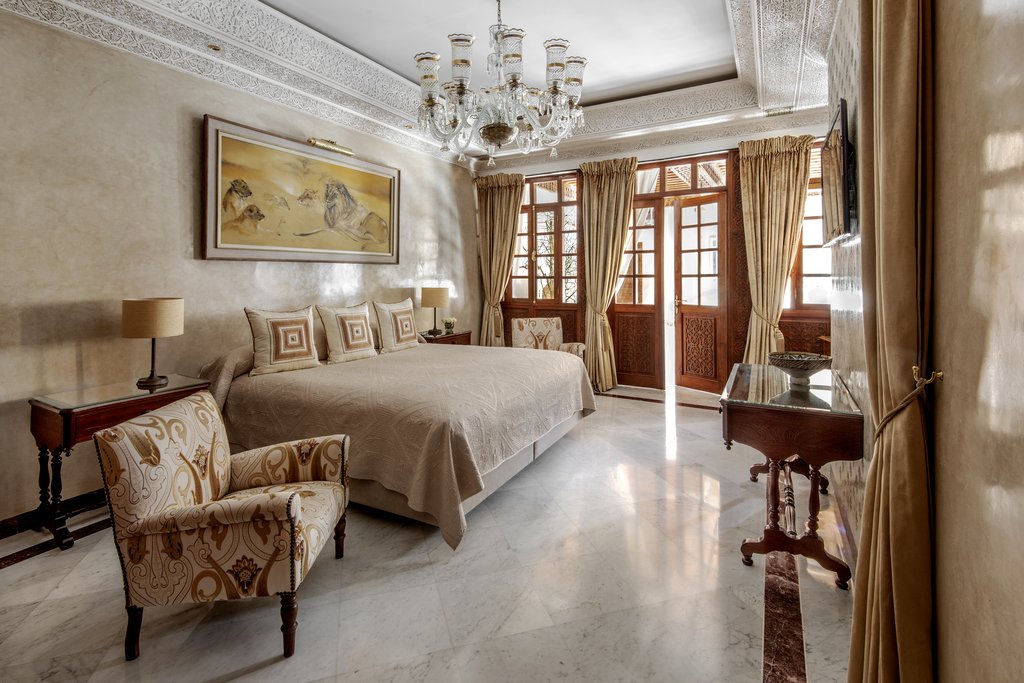 13exclusive suite bedroom
