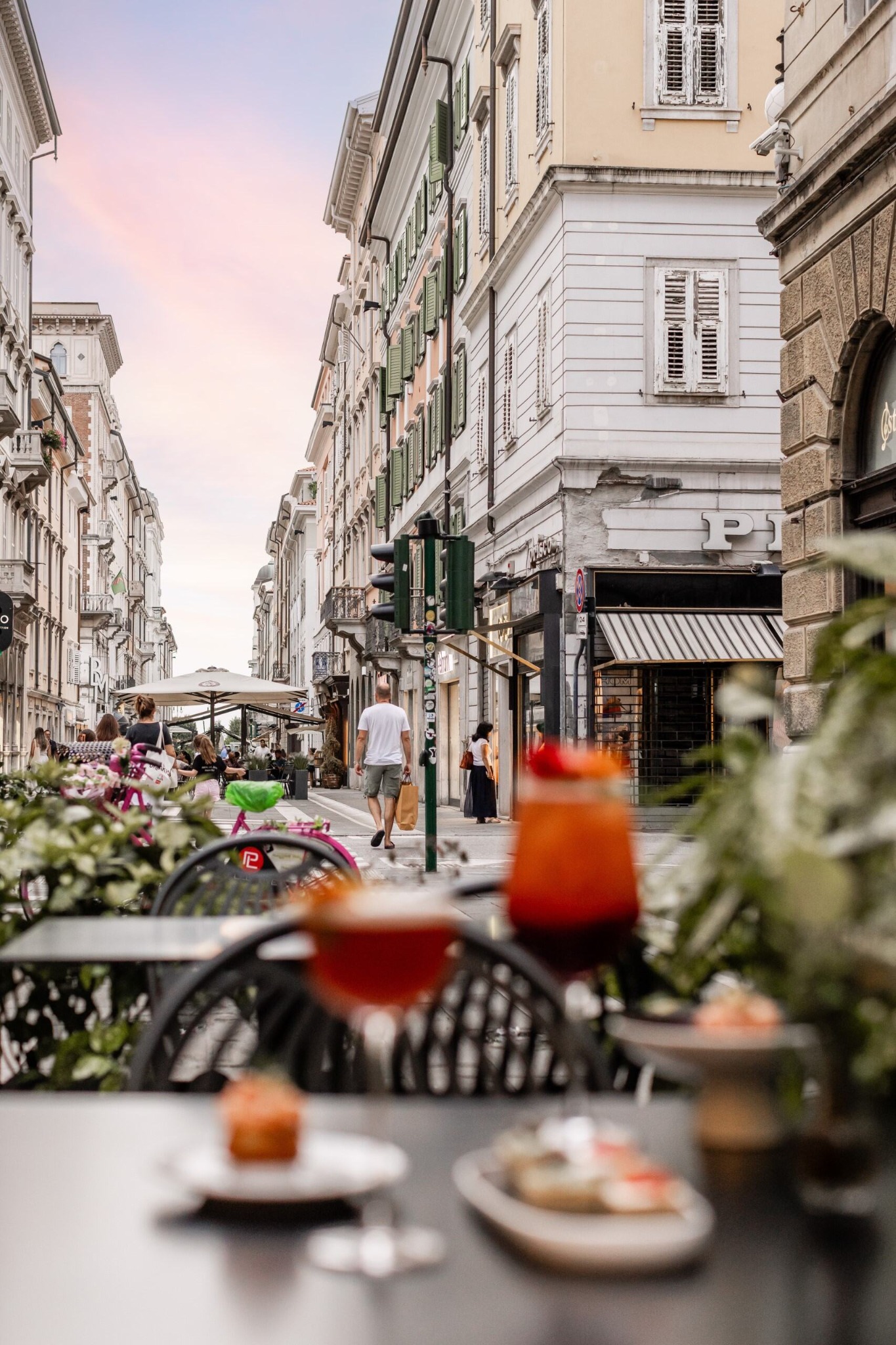 continental trieste romantisch terras caractere