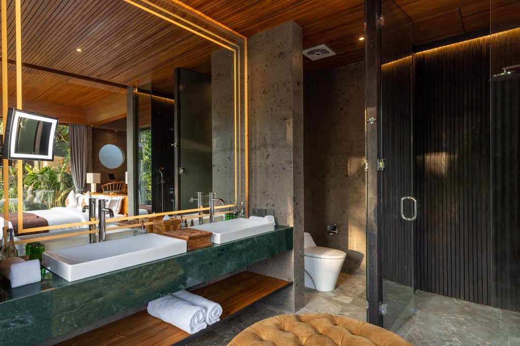 grand deluxe terrace garden bathroom