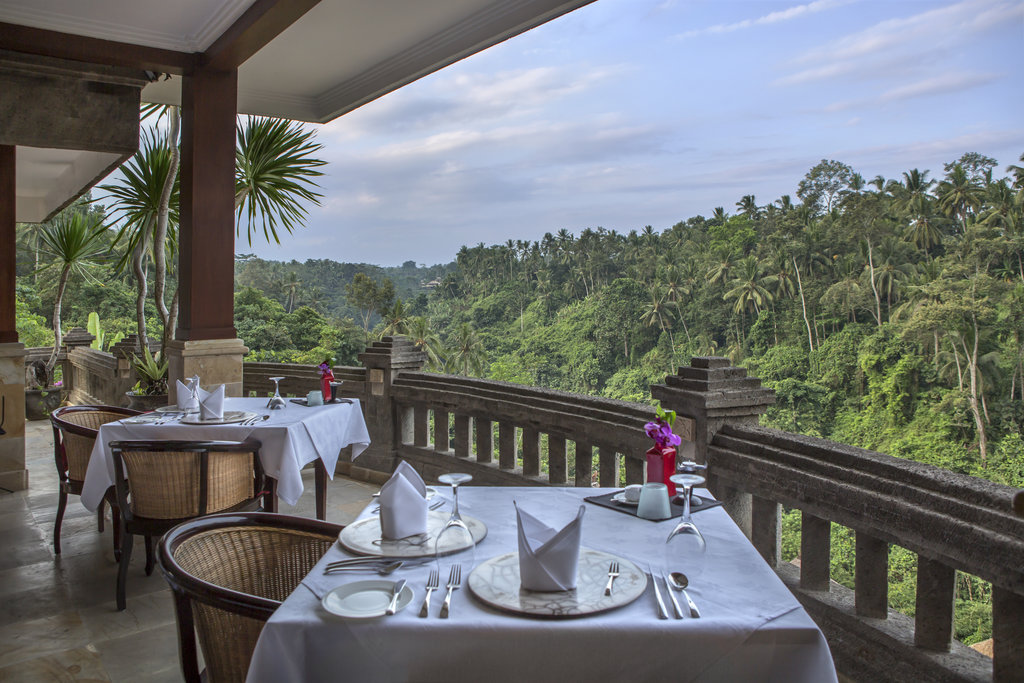 9 cascades restaurant