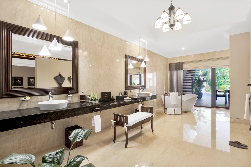 17 vice regal villa bathroom