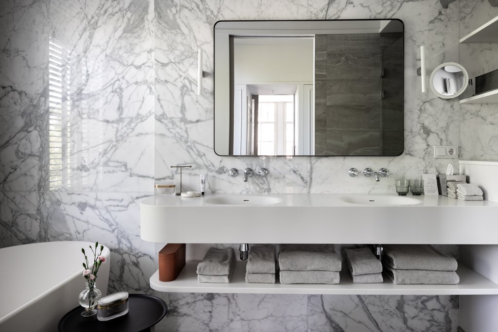 13 bathroom 3
