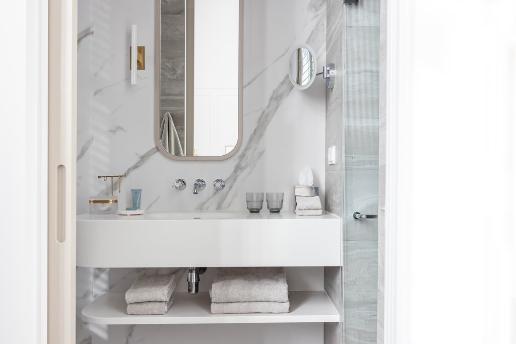 18 luxury room superior bathroom