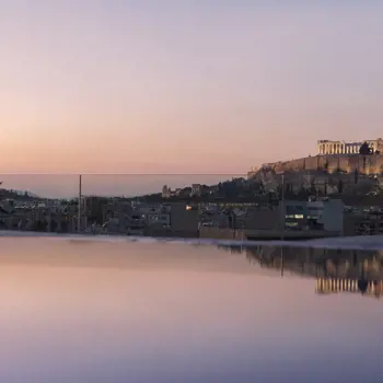 Monastik Living in Athina