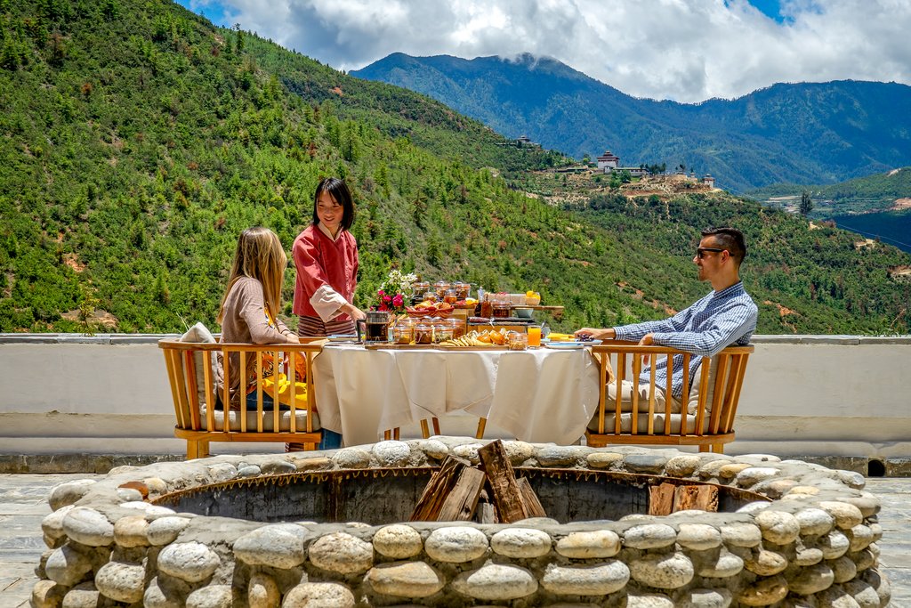 5 lunch on outdoor terrace