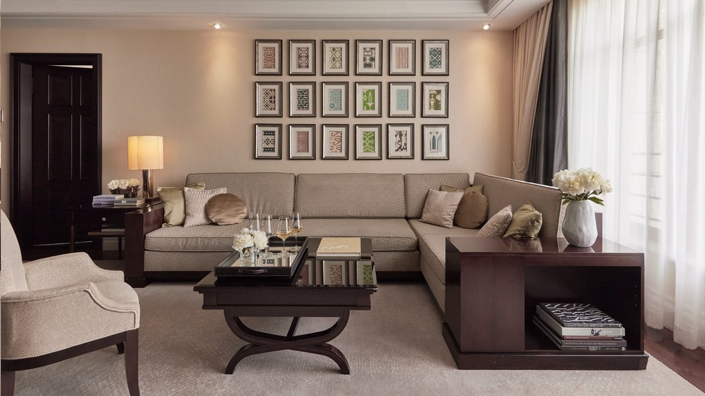 classic suite living room detail
