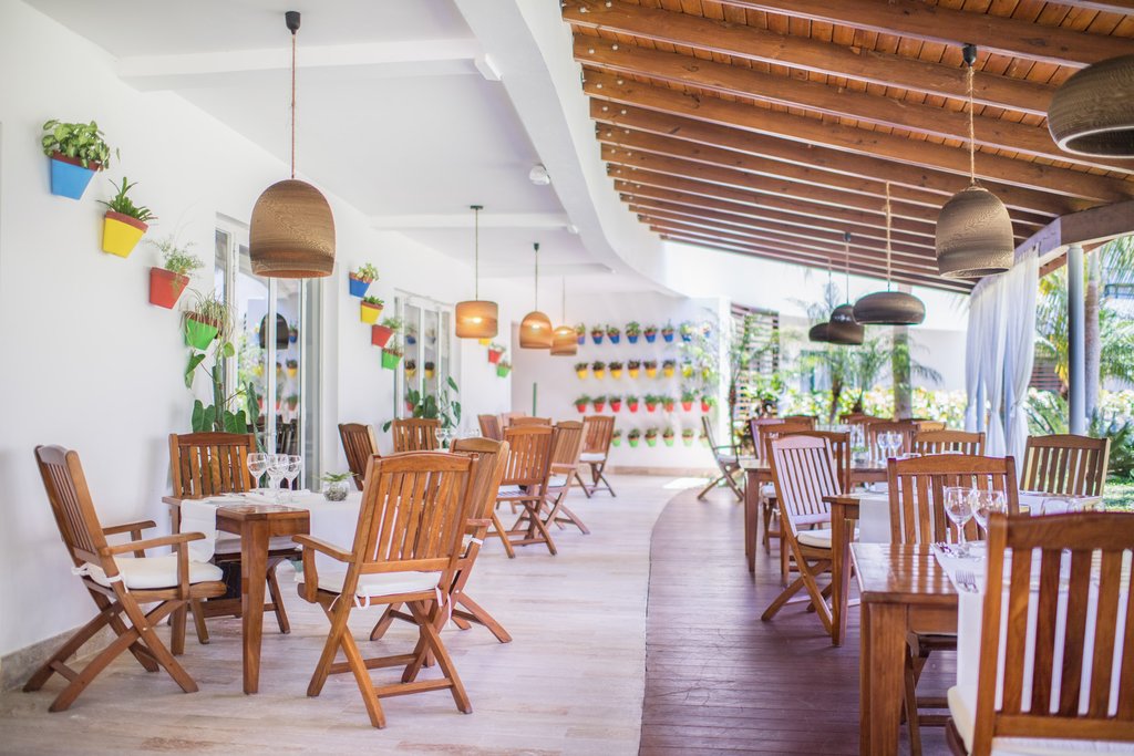 11 bistro terrace