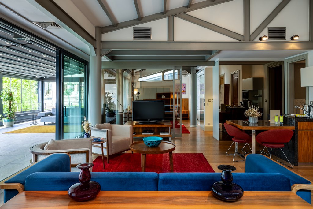 3 suite living room
