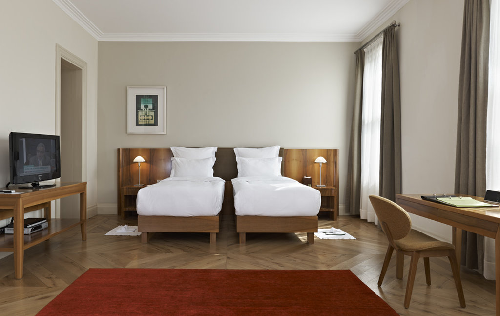10 deluxe suite twin