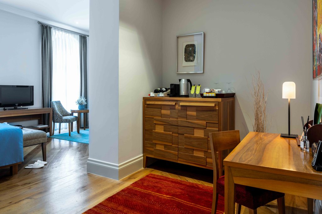 14 superior suite detail
