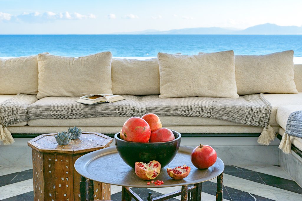 4 oriental lounge