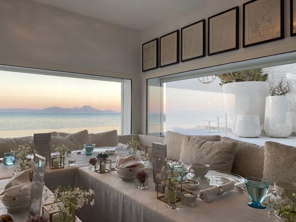 8 dining