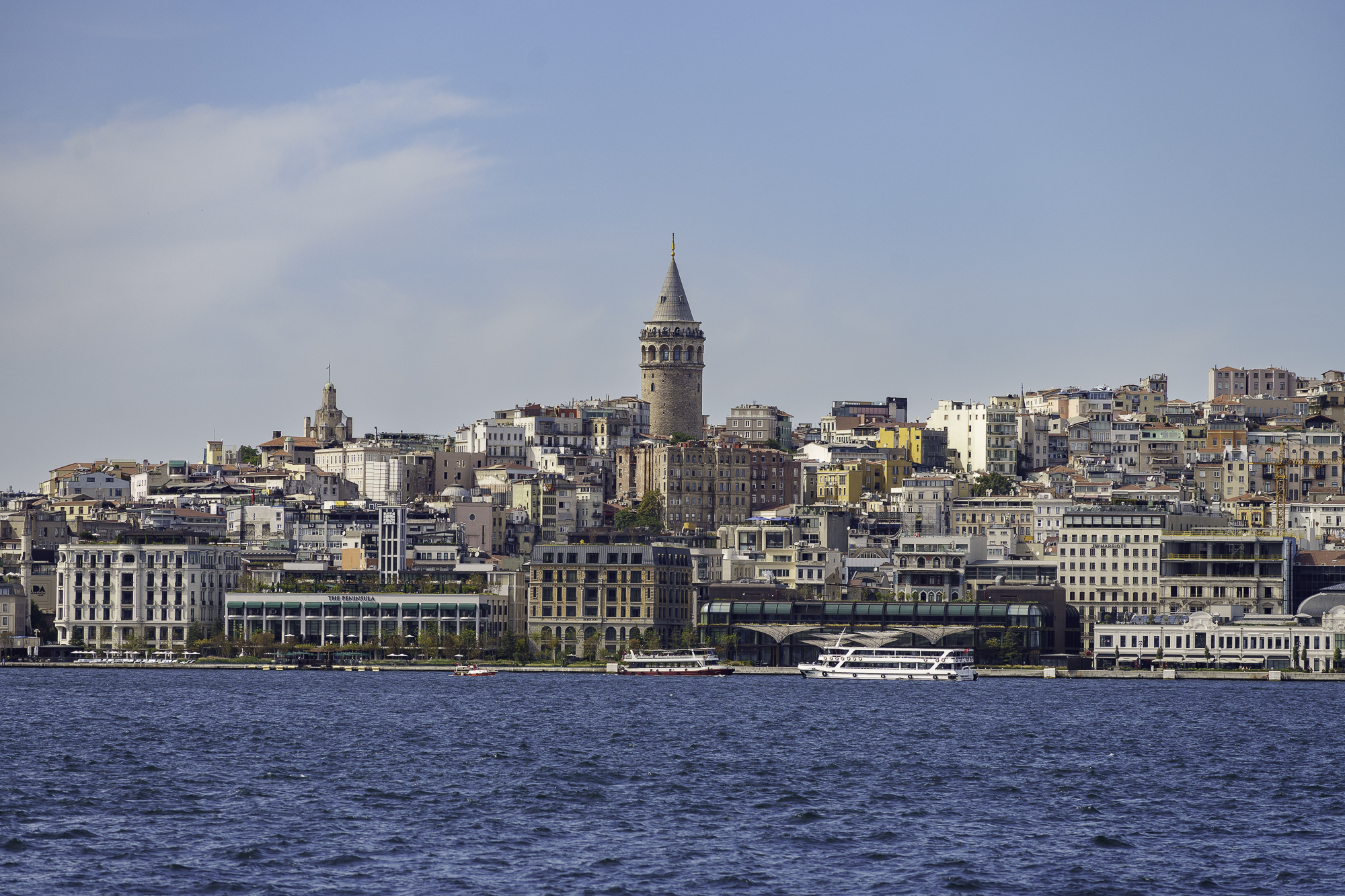 gc istanbul bosphorus galata tower um sw