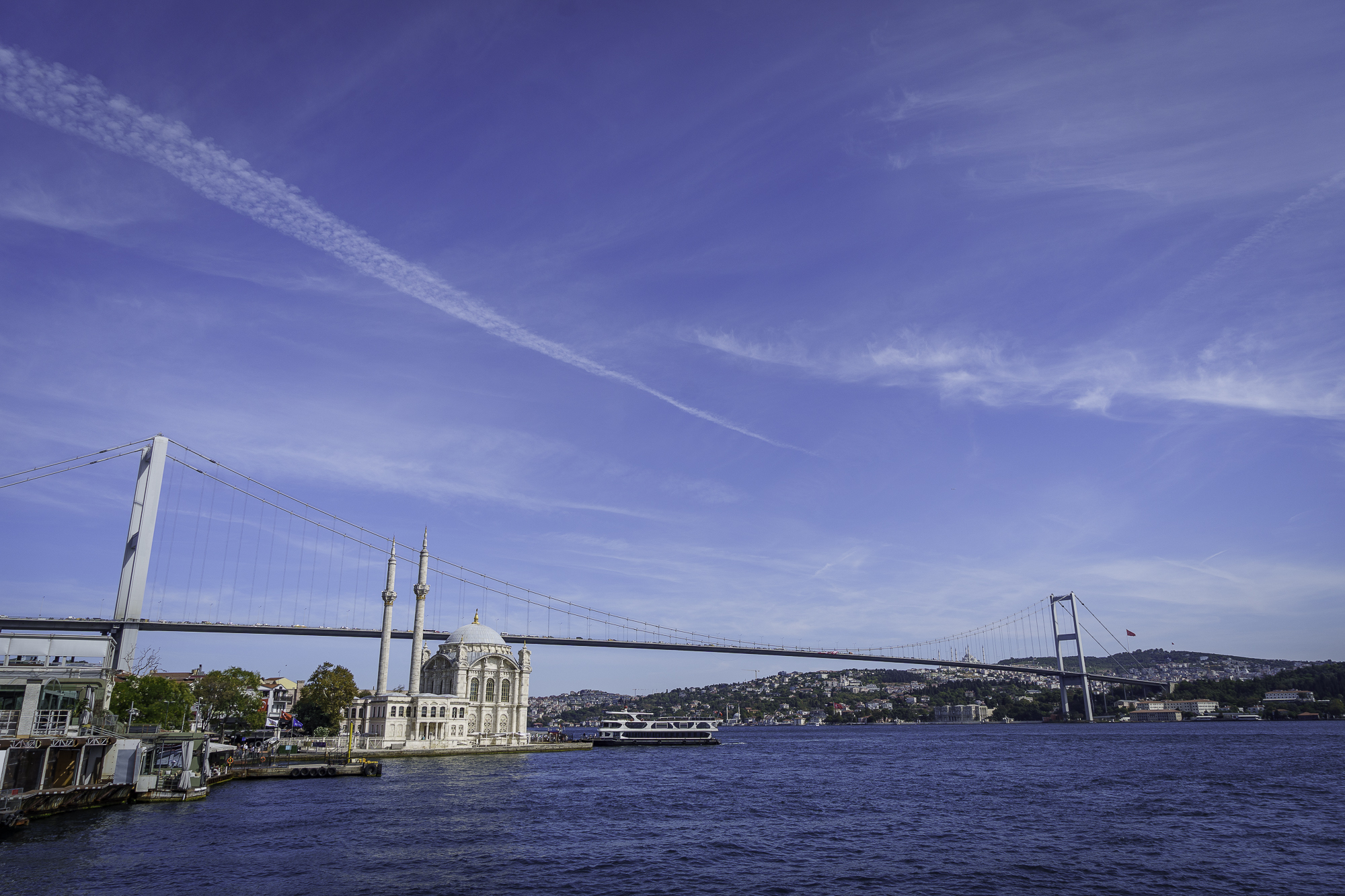 gc istanbul bosphorus bridge ortakoy mosque um sw