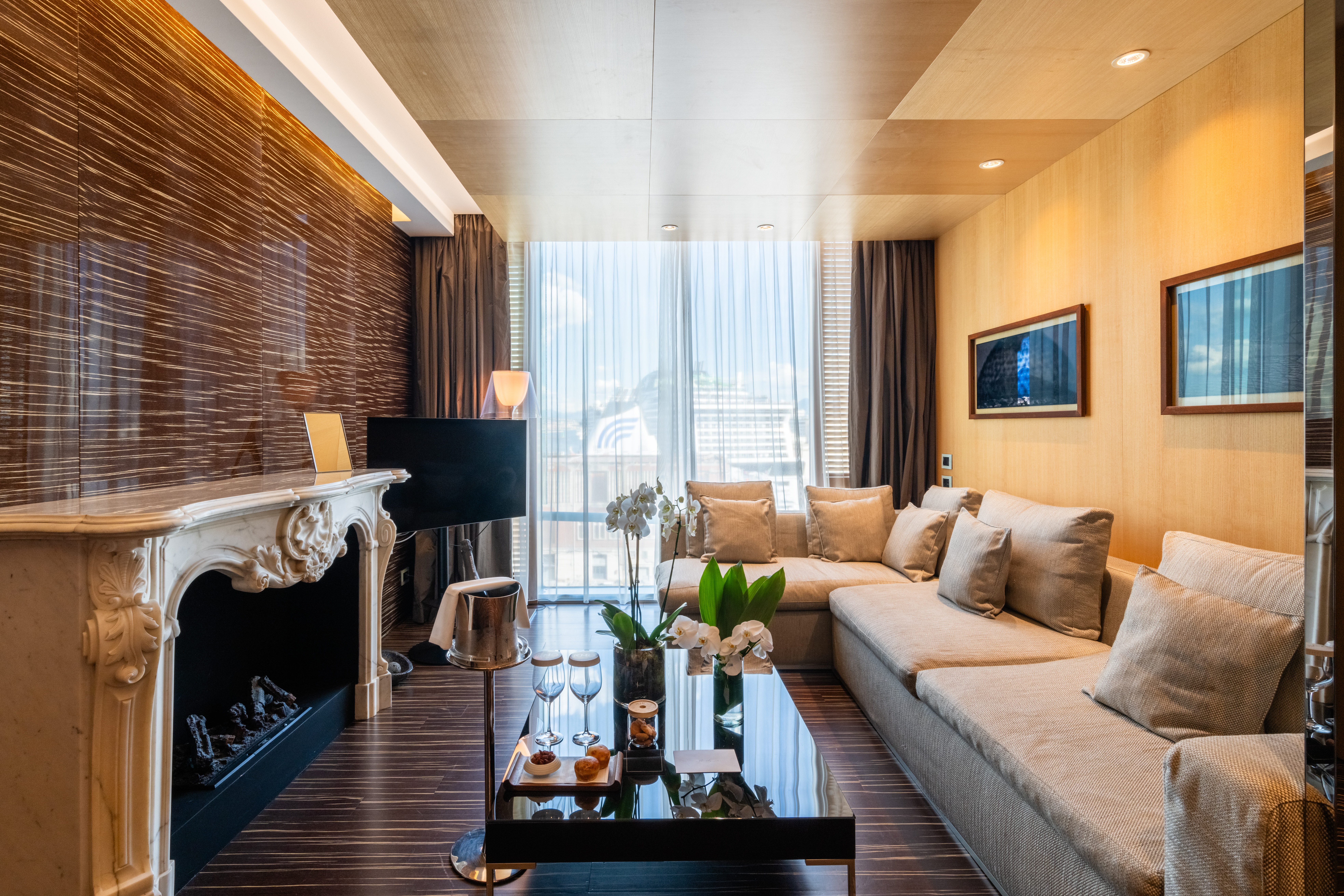 romeo napoli grand suite harbour view