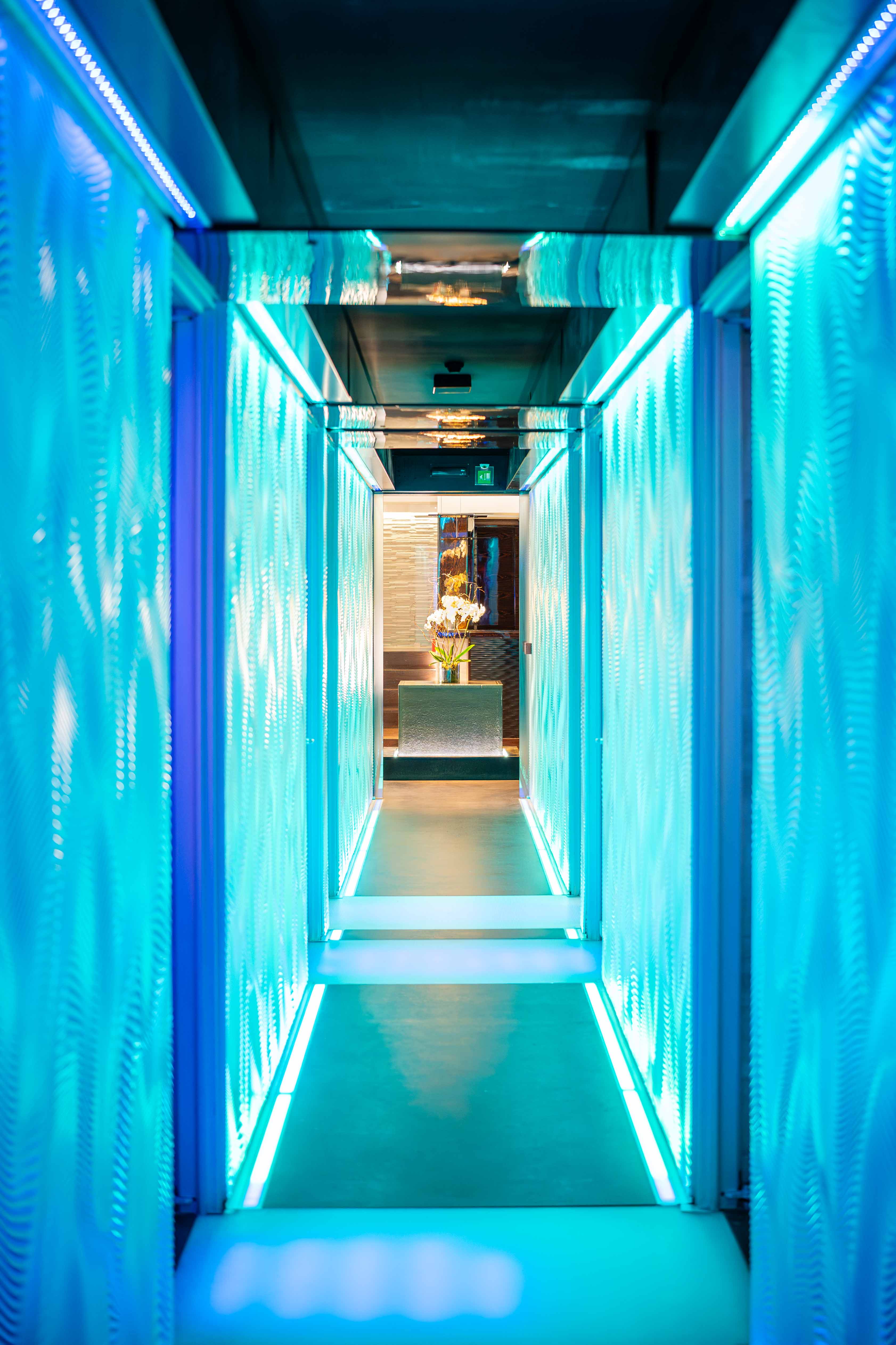 romeo napoli la spa sisley paris 11