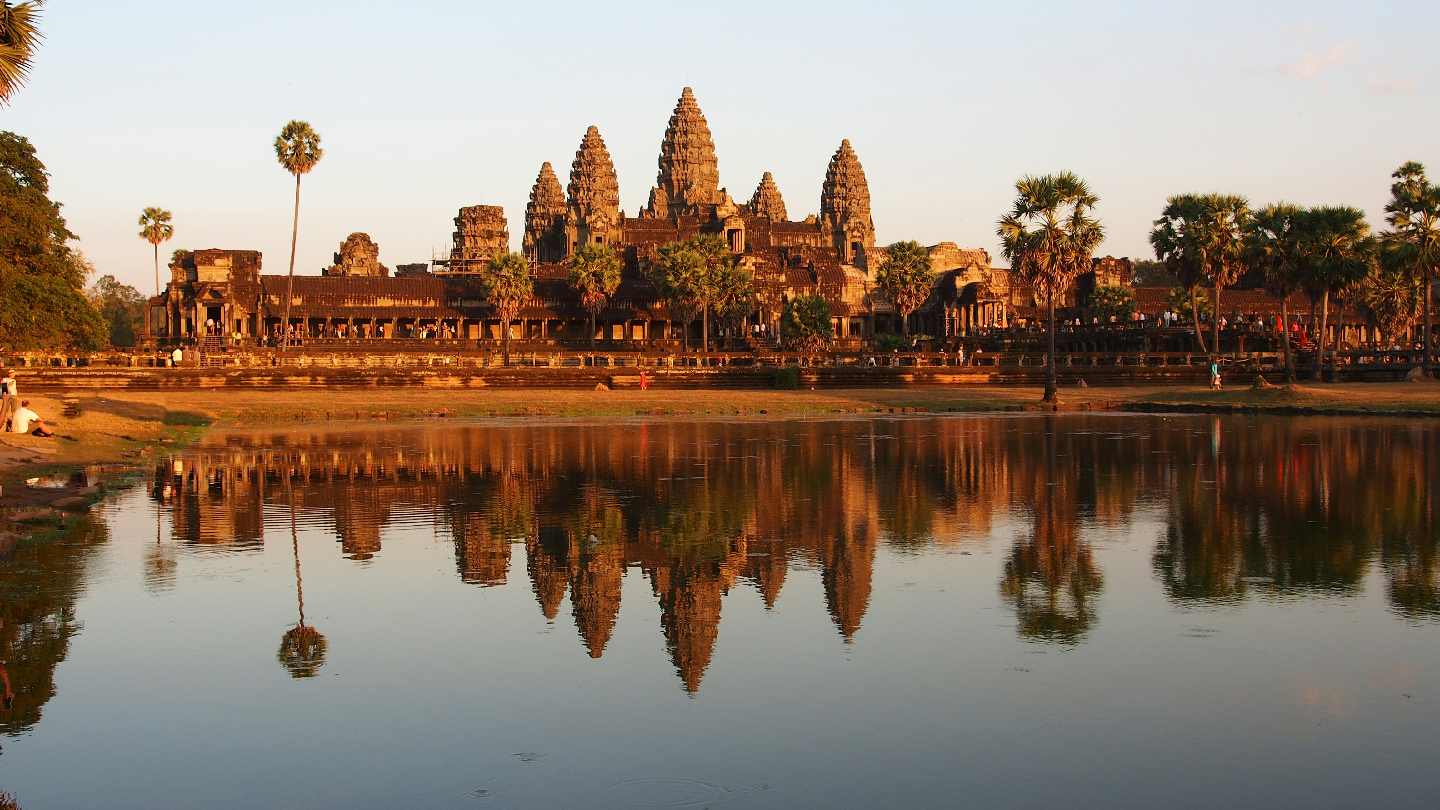 angkor wat krong siem reap cambodia buddhist temple