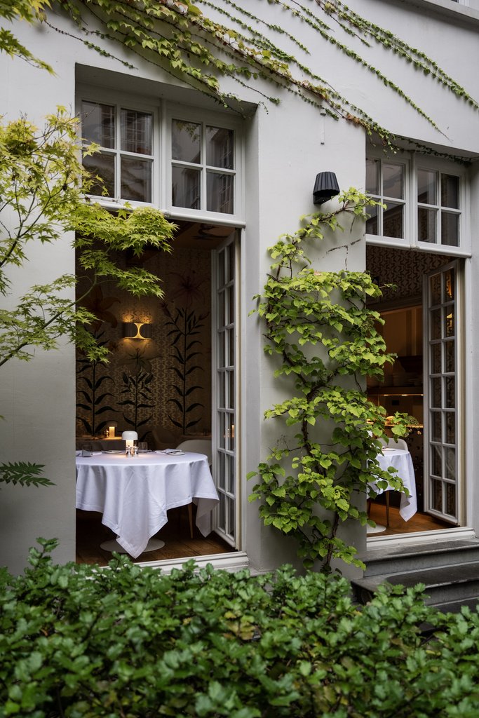 7 lilium restaurant
