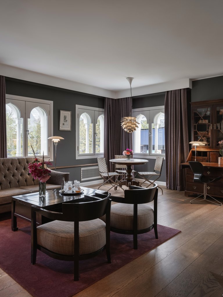 corner suite 2