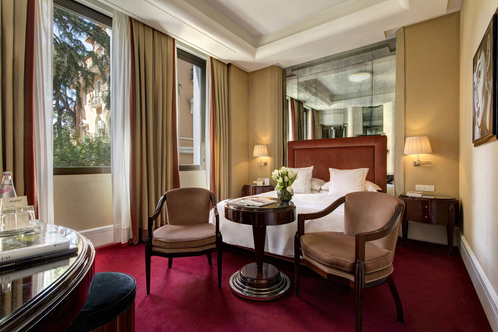 11 deluxe room 2