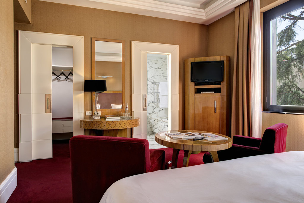 12 deluxe room
