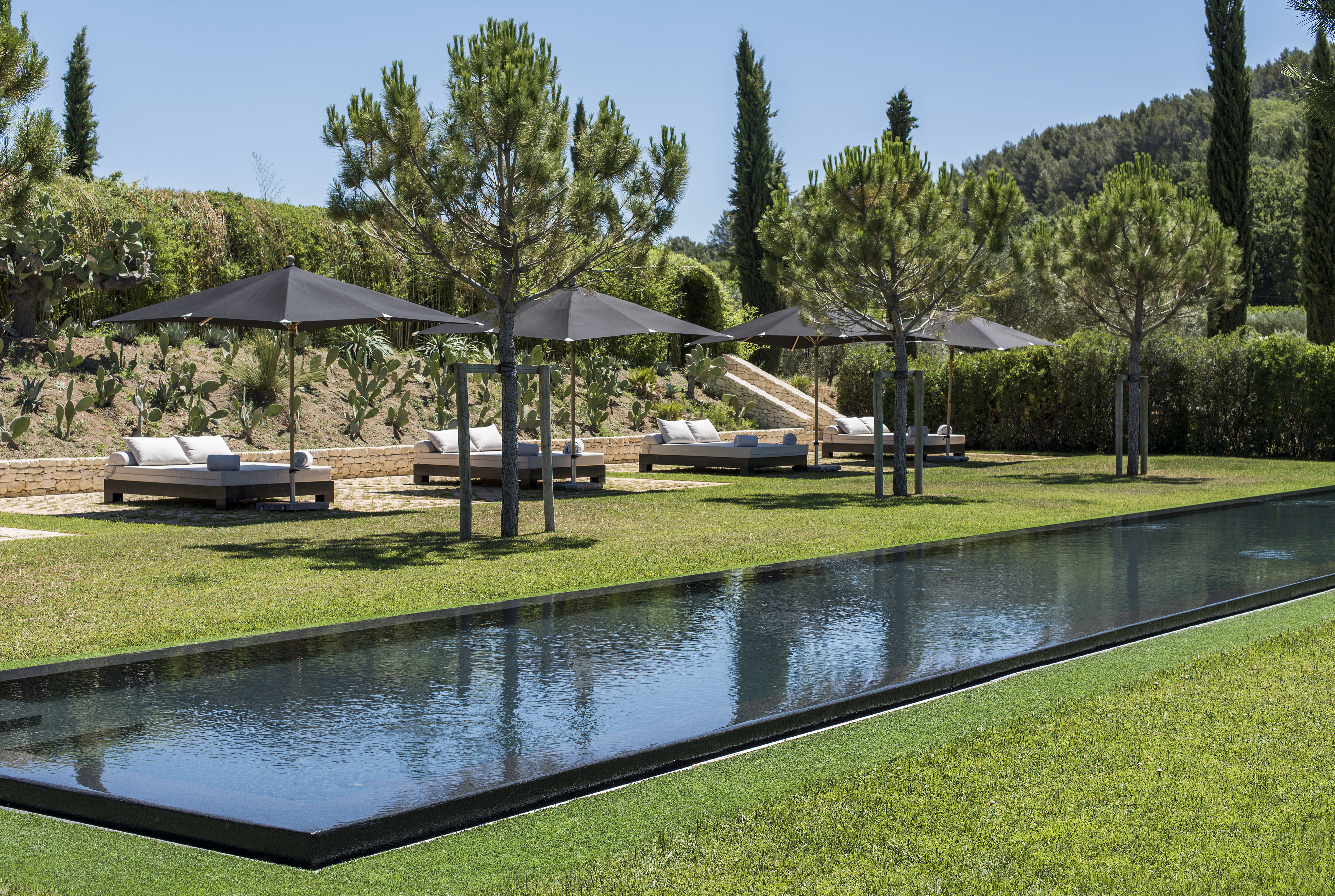 bassin des sculptures domaine des andeols 2