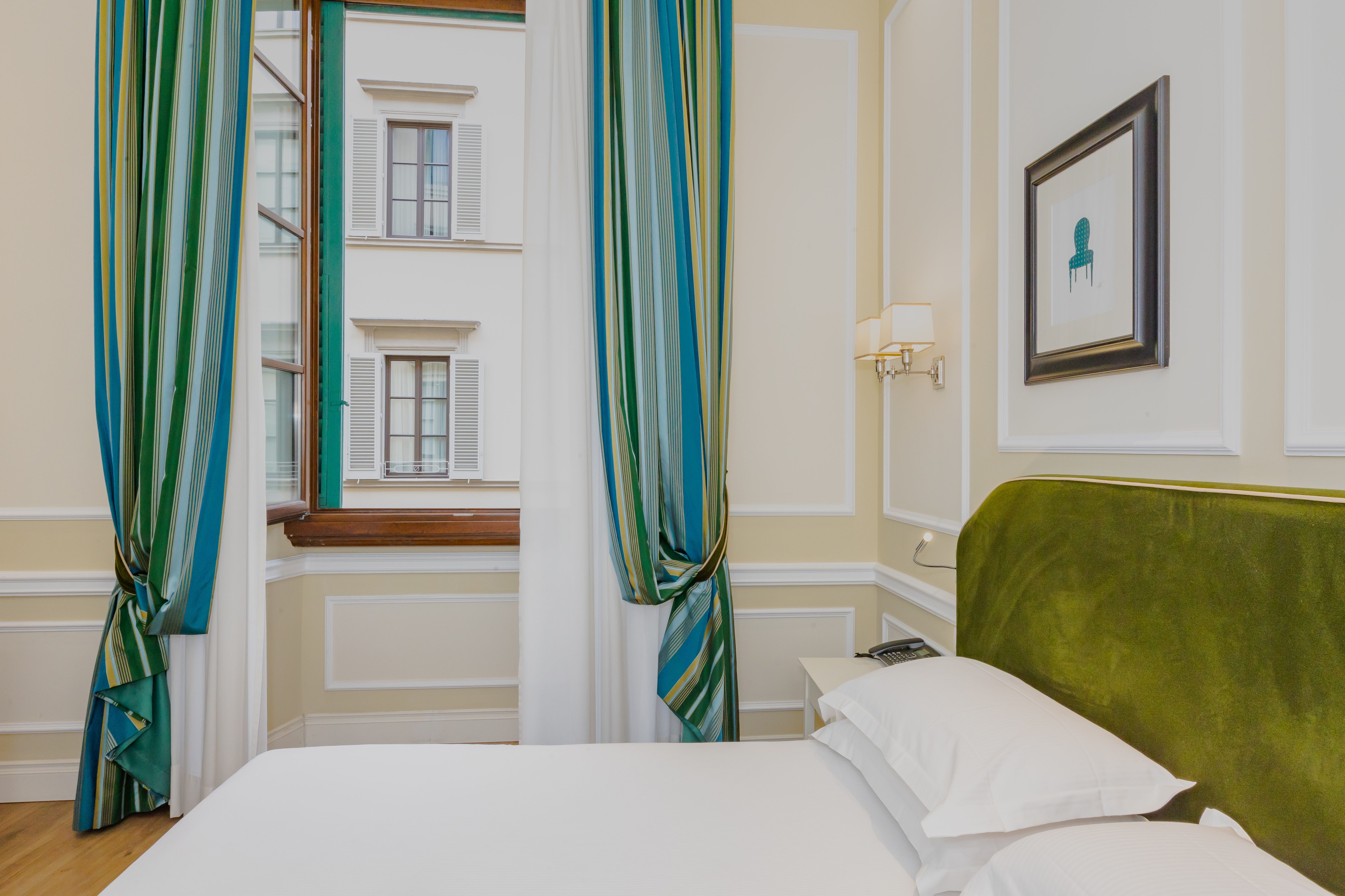 22 prestige with a view of via dei calzaiuoli