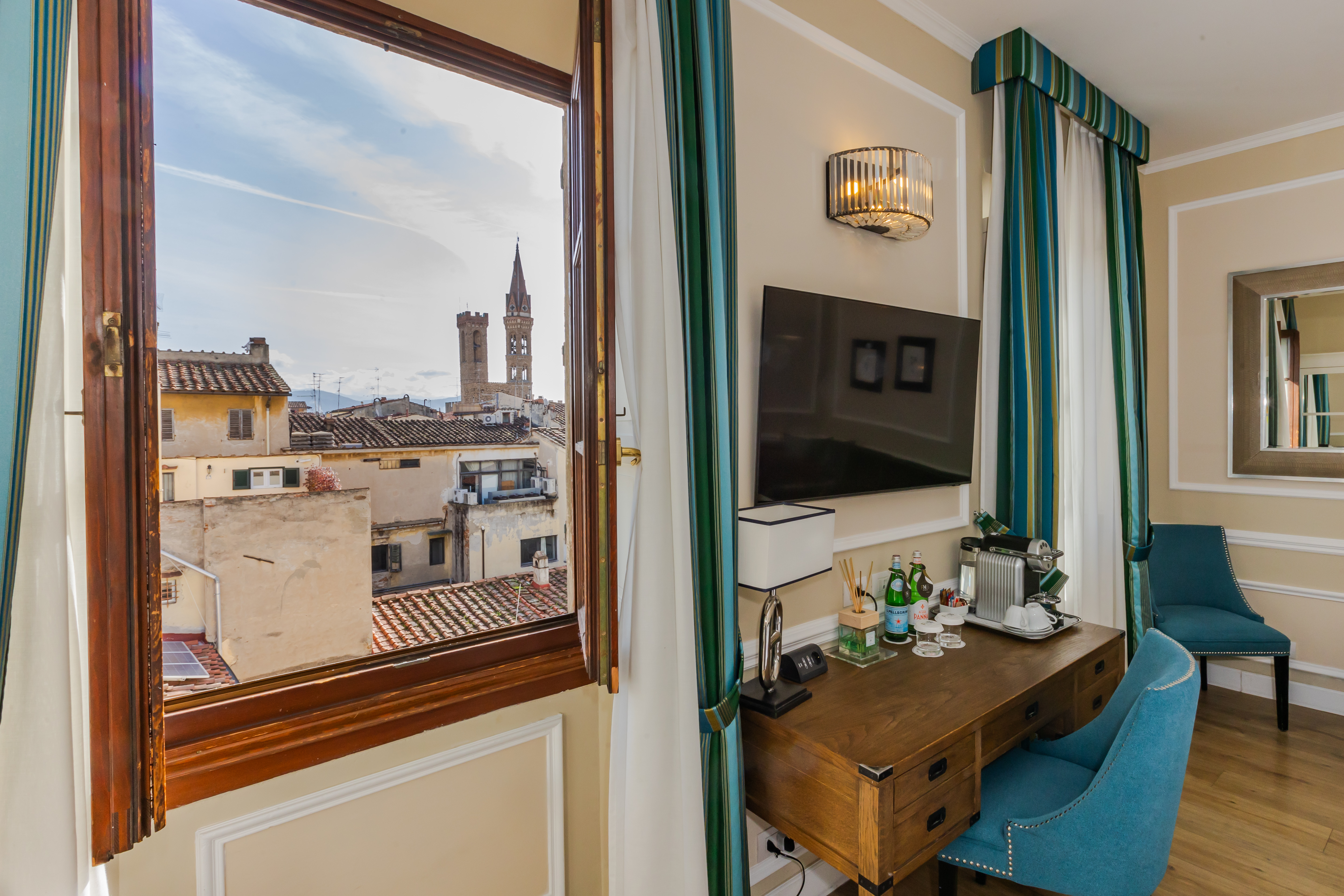 29 prestige with jacuzzi and bargello view