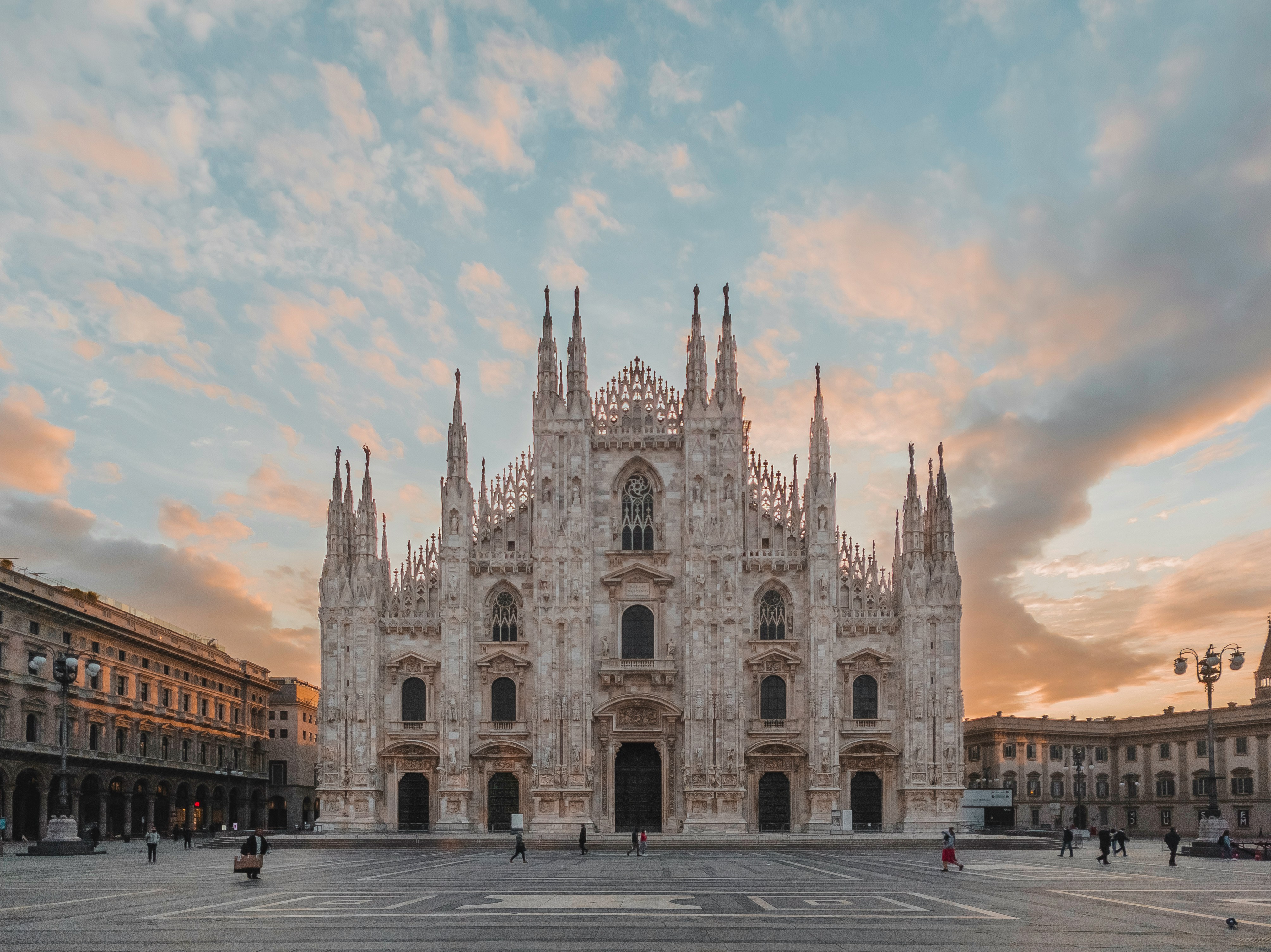 duomo cathedral square milan