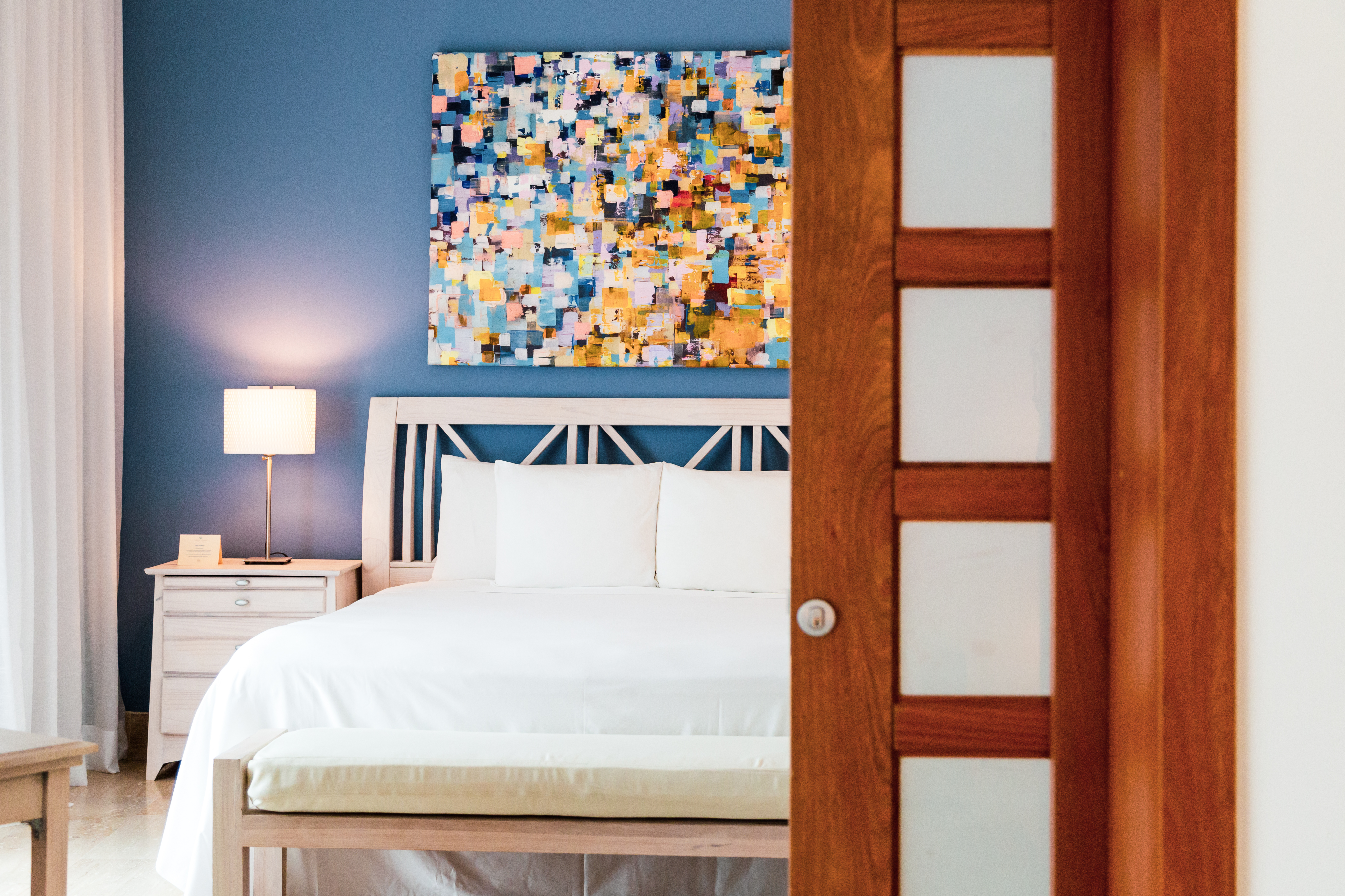 one bedroom suite bed