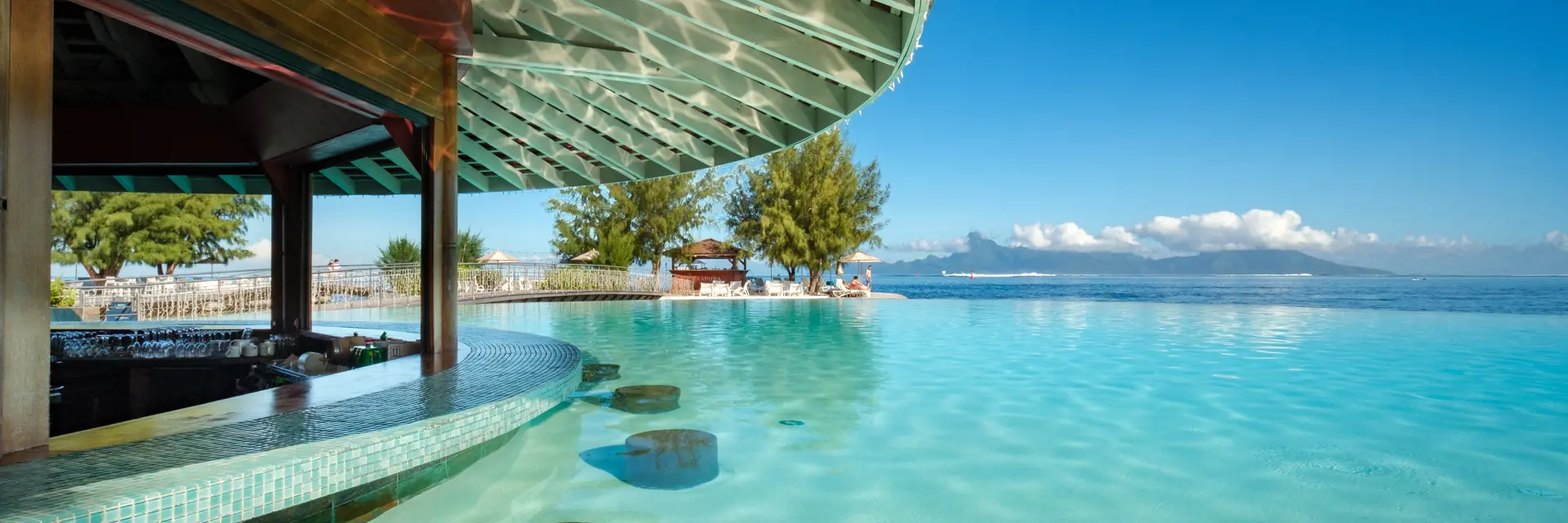 te moana tahiti resort taapuna bar