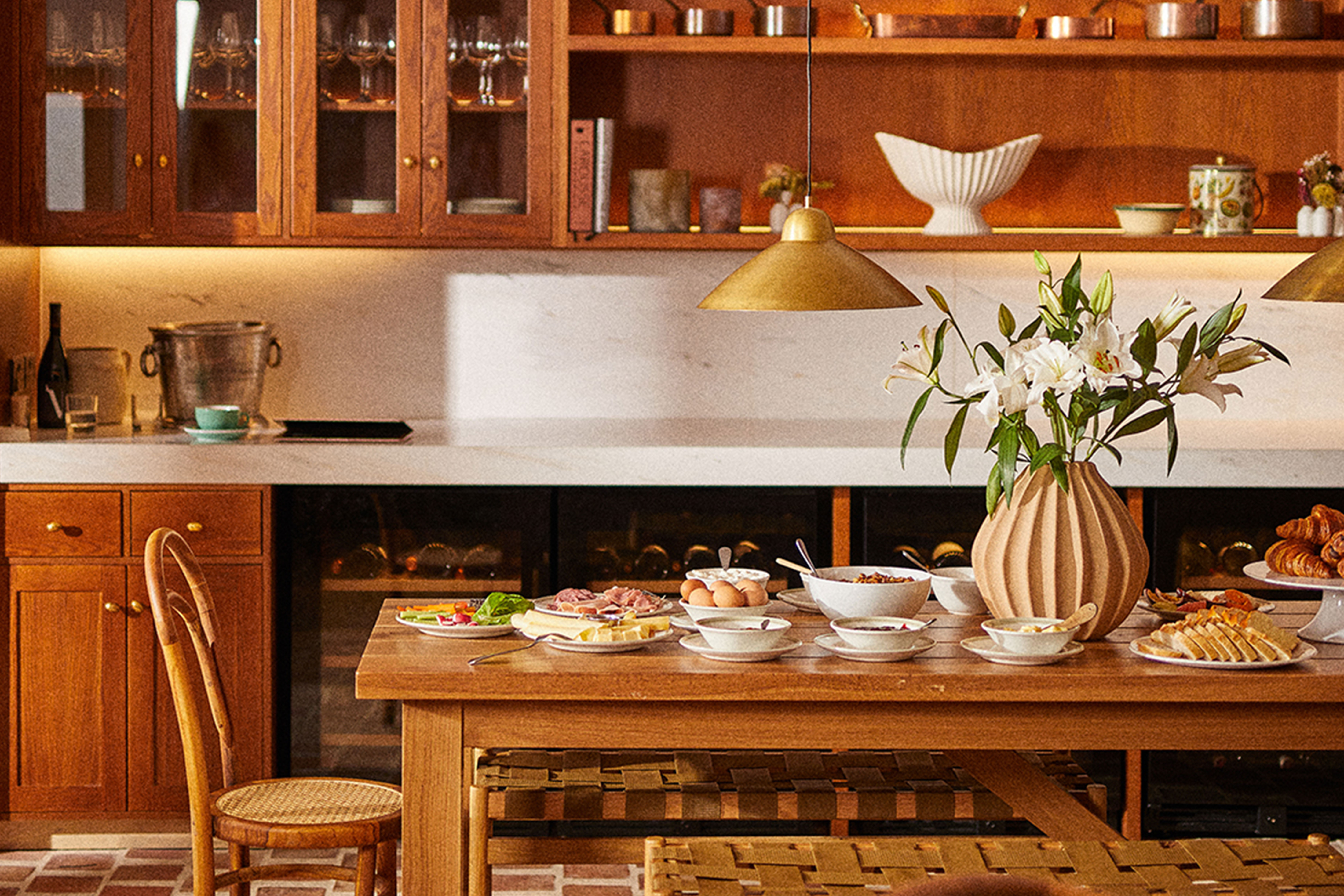 7 breakfast table