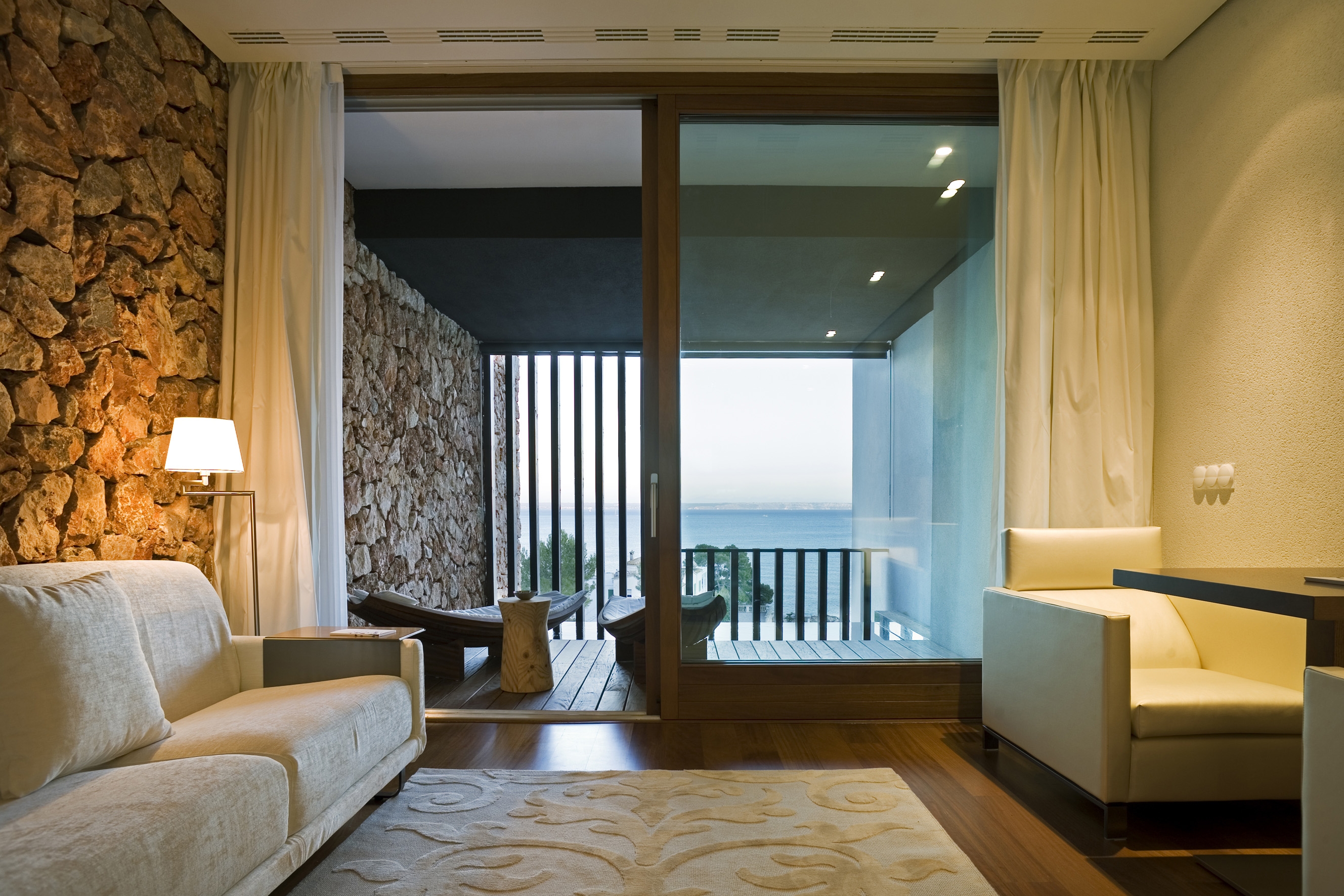 maricel suite 7400 peq