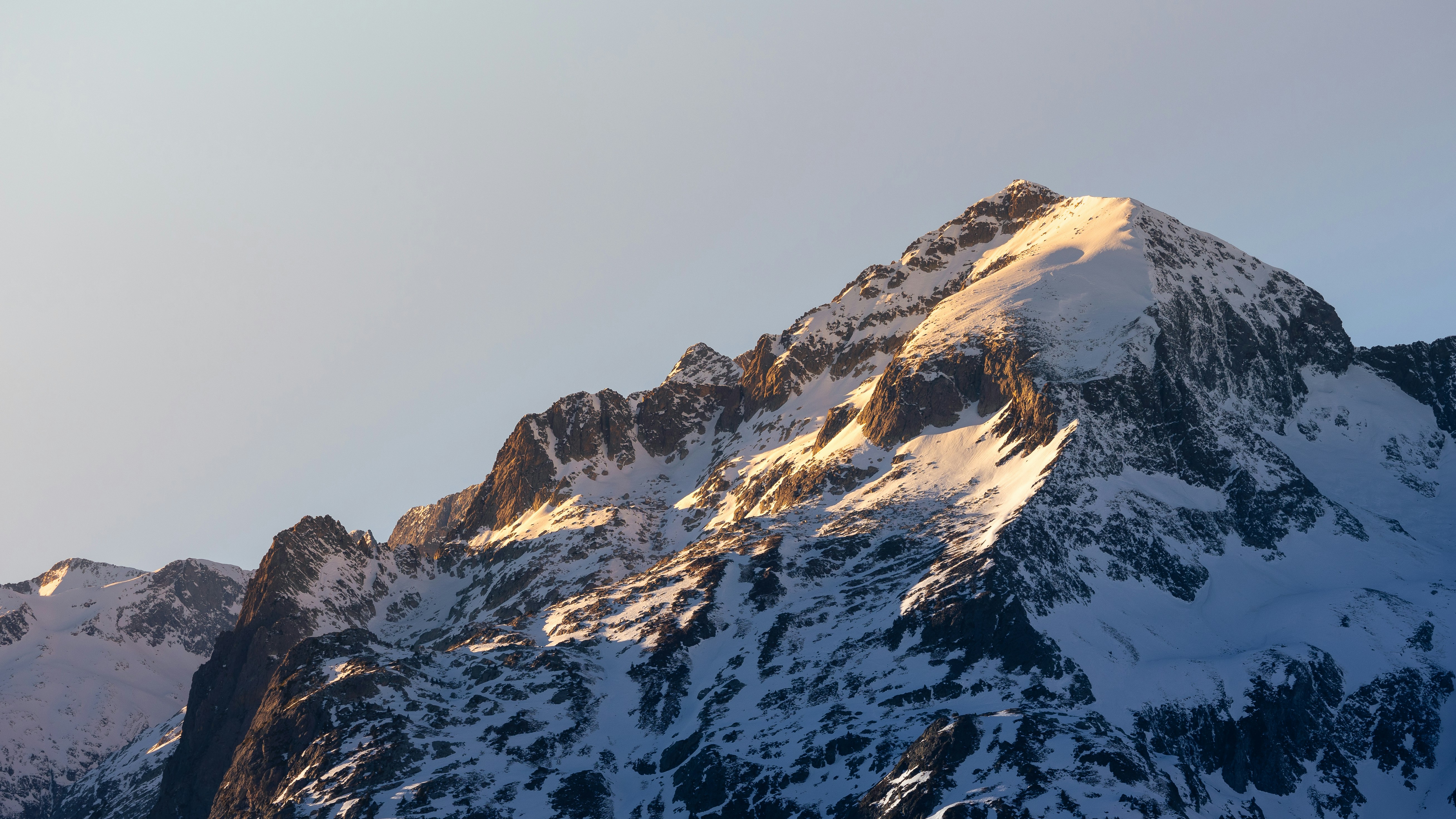 marek piwnicki qfr9 y fah0 unsplash