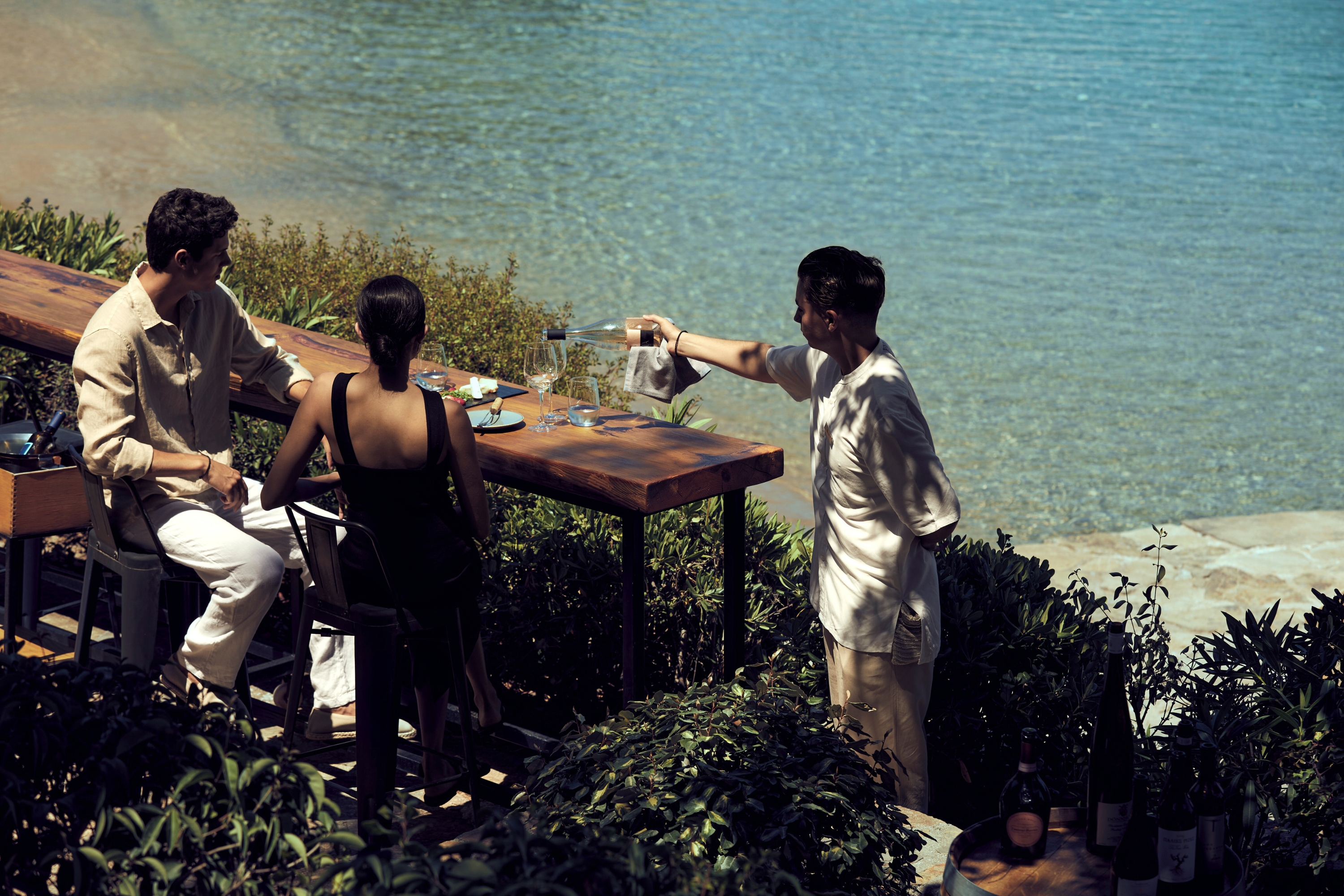 23 minos beach art hotel wine tasting