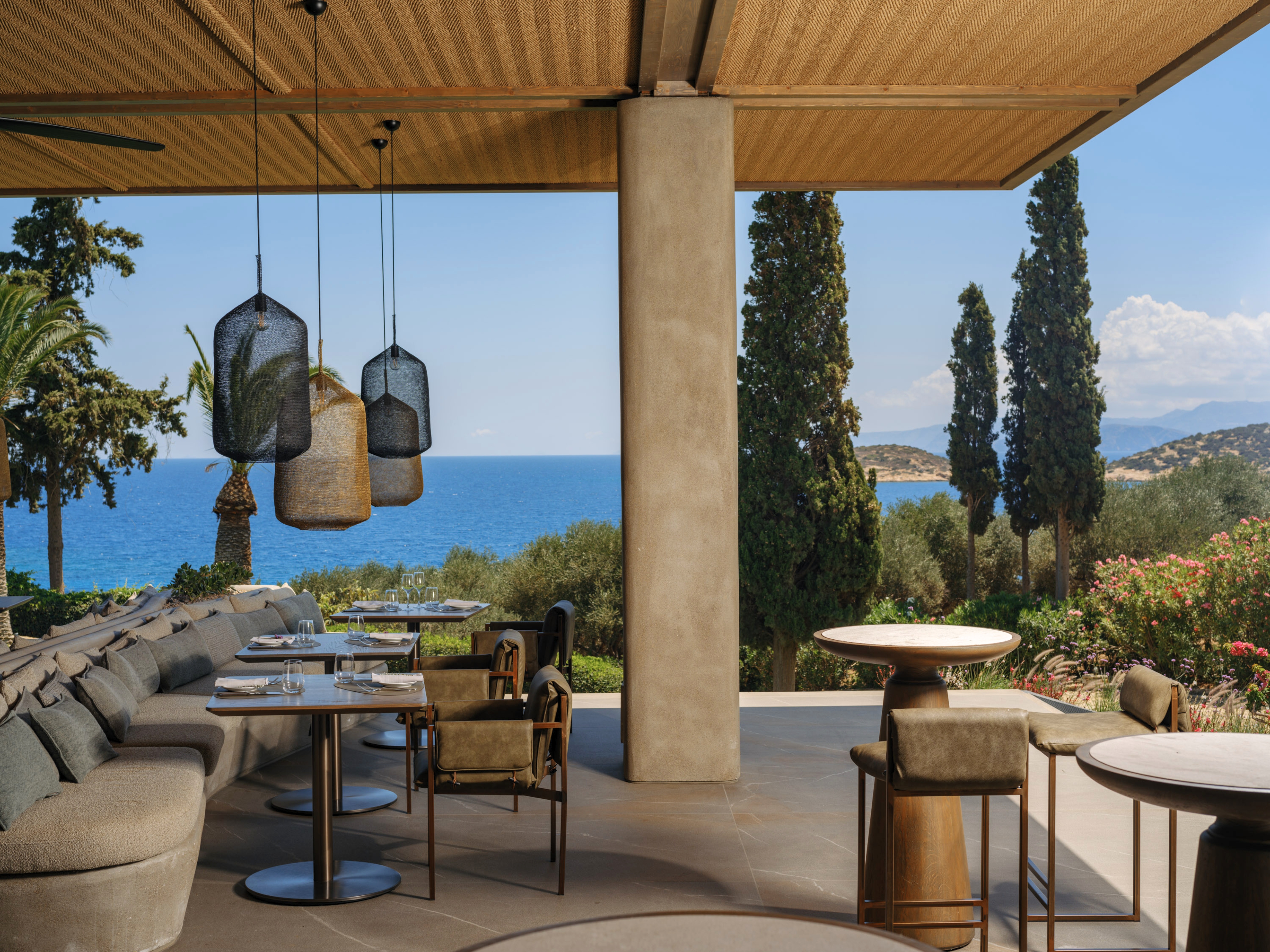 20 minos palace mom restaurant loukianos arnaoutaki