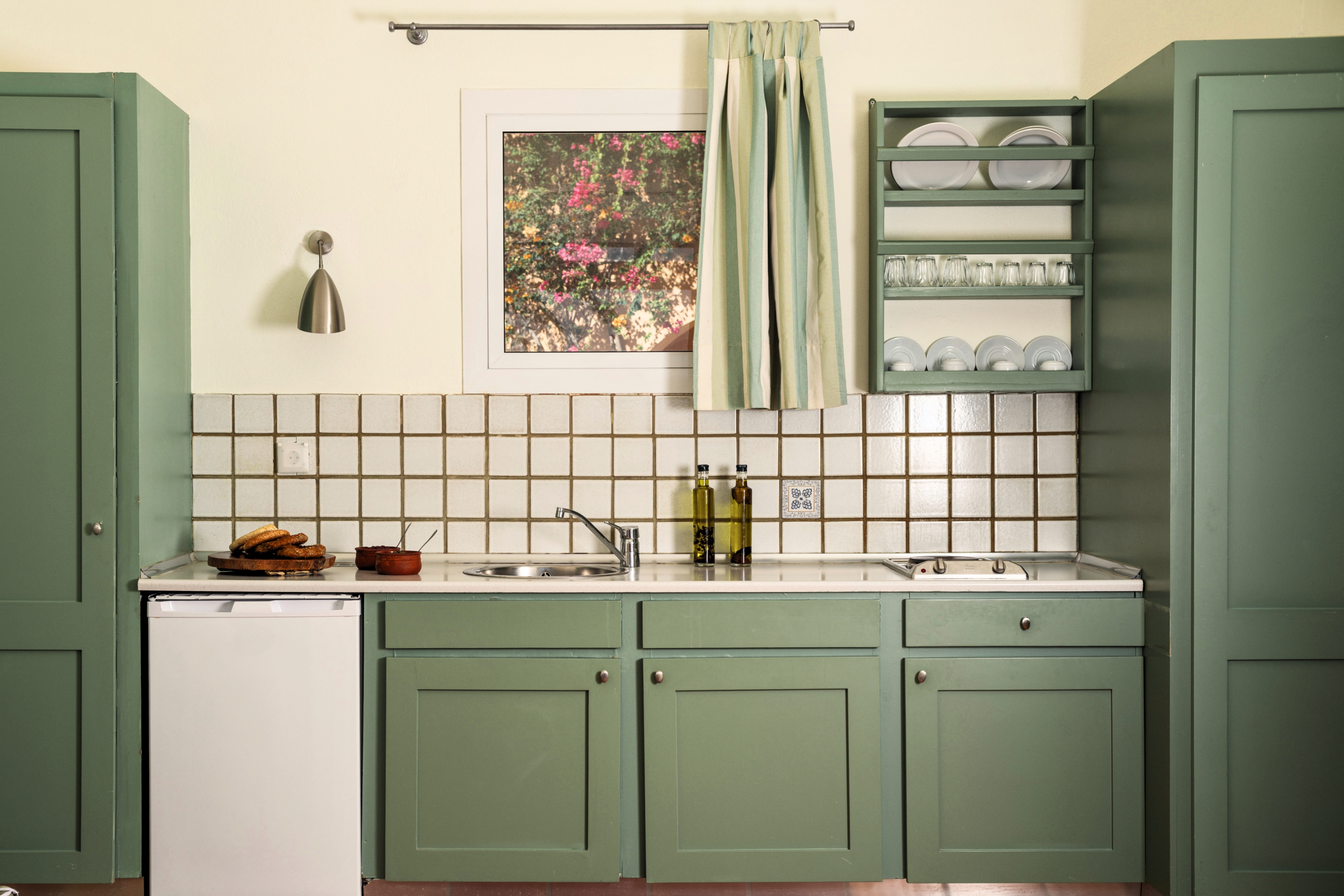 20 candia park village kitchennette